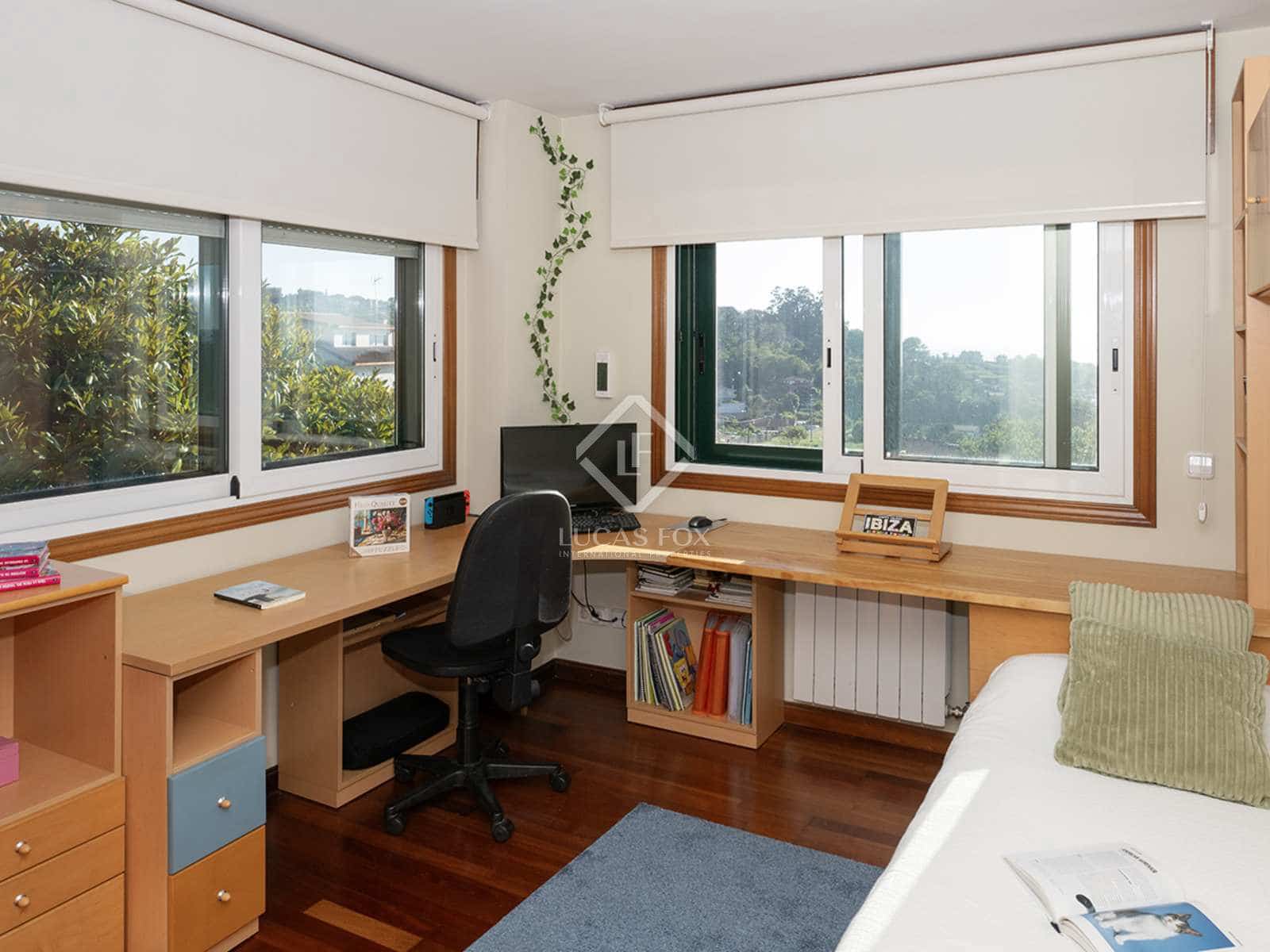 4 sypialnia Willa na sprzedaż w Vigo z basenem garażem - 820 000 € (Ref: 8371671)