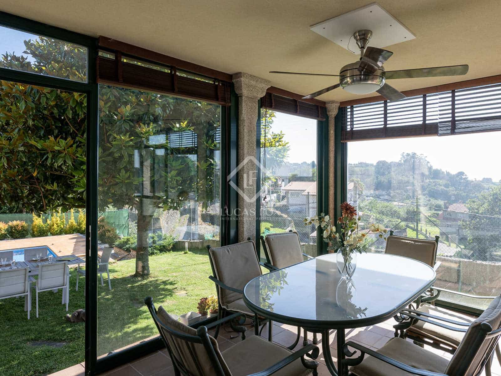 4 sypialnia Willa na sprzedaż w Vigo z basenem garażem - 820 000 € (Ref: 8371671)