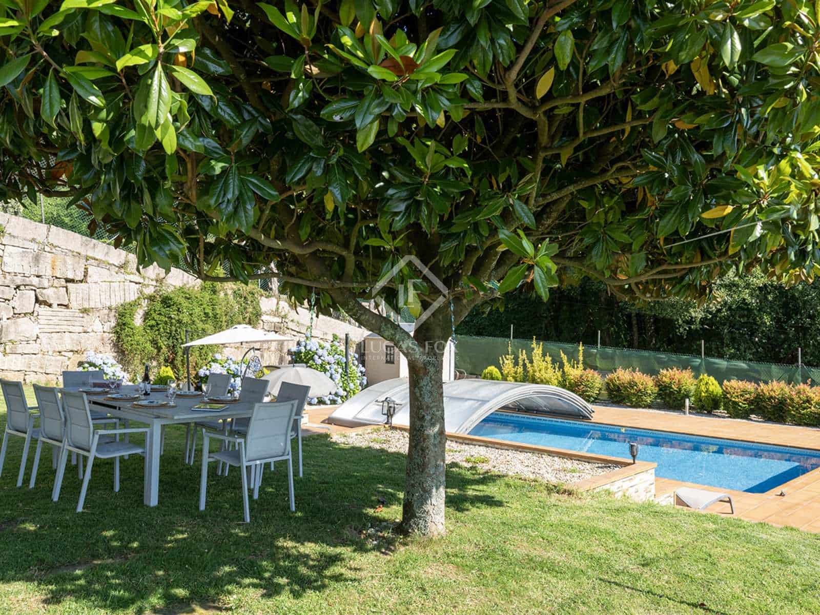 4 sypialnia Willa na sprzedaż w Vigo z basenem garażem - 820 000 € (Ref: 8371671)