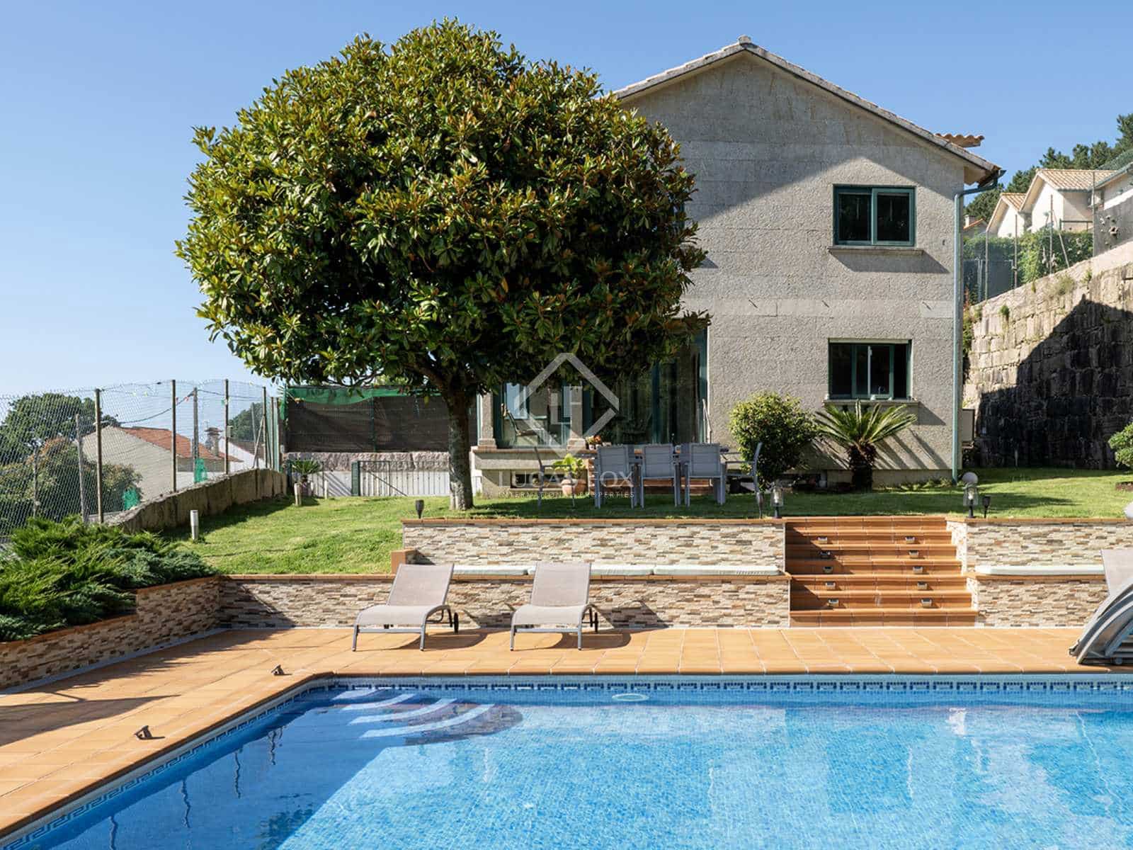 4 sypialnia Willa na sprzedaż w Vigo z basenem garażem - 820 000 € (Ref: 8371671)