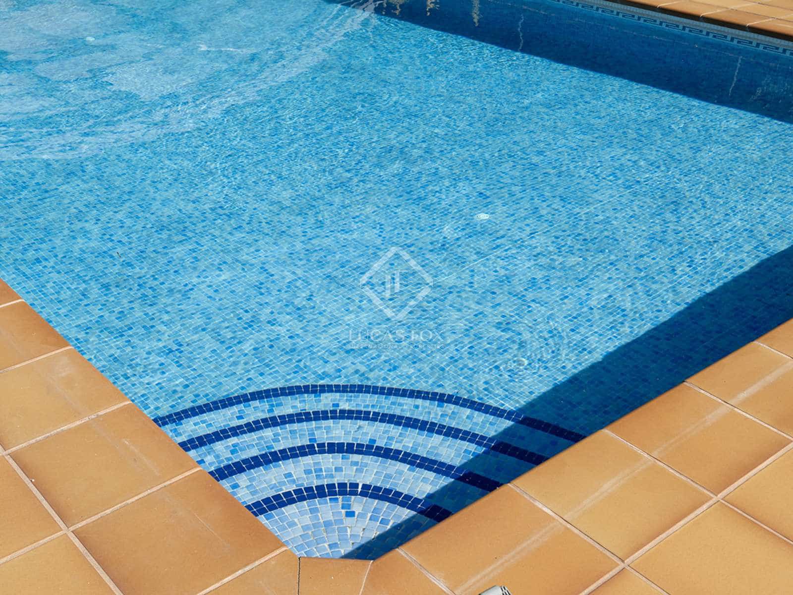 4 sypialnia Willa na sprzedaż w Vigo z basenem garażem - 820 000 € (Ref: 8371671)