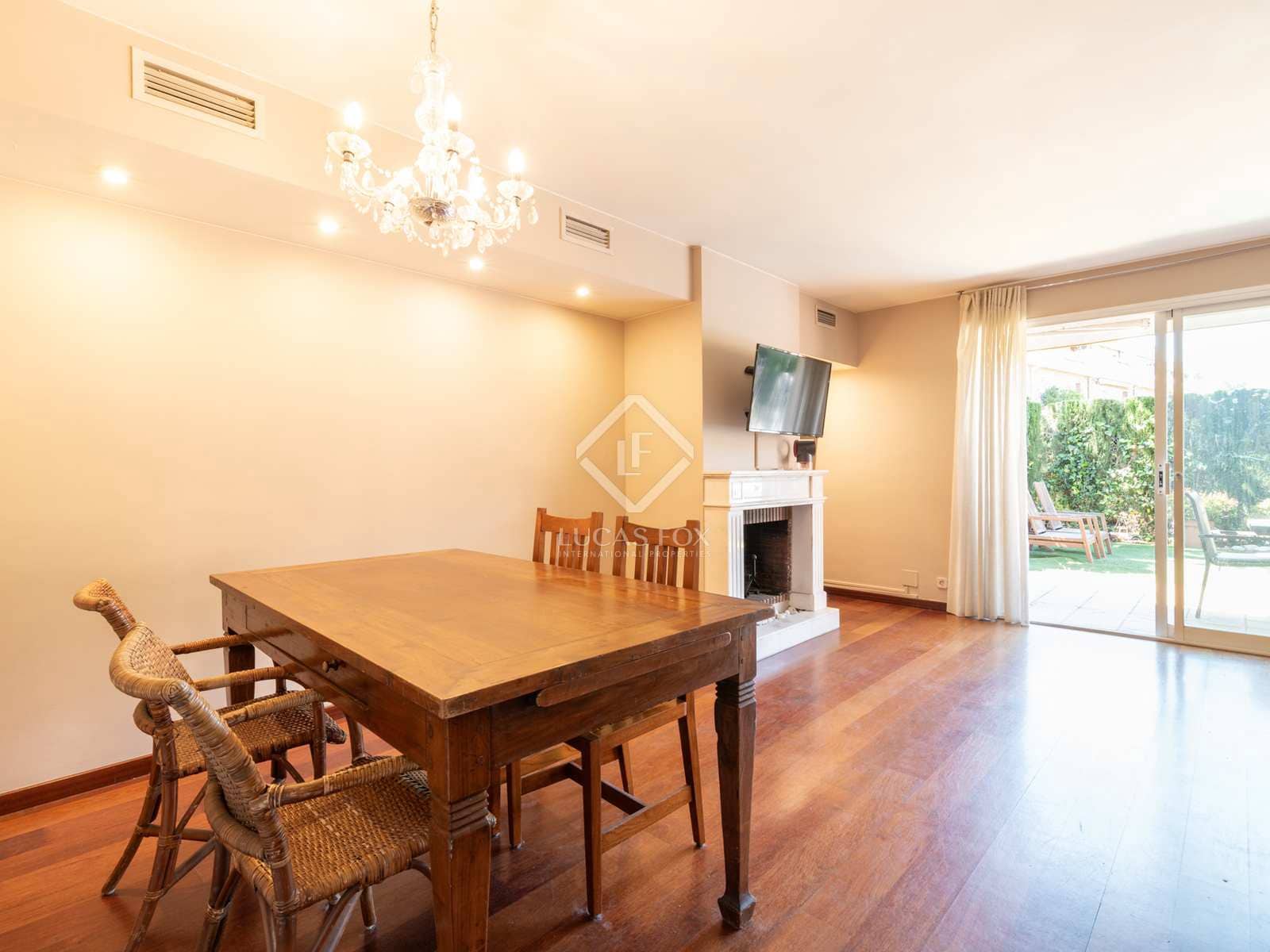 3 soverom Villa til salgs i Gava med svømmebasseng garasje - € 1 050 000 (Ref: 8371758)