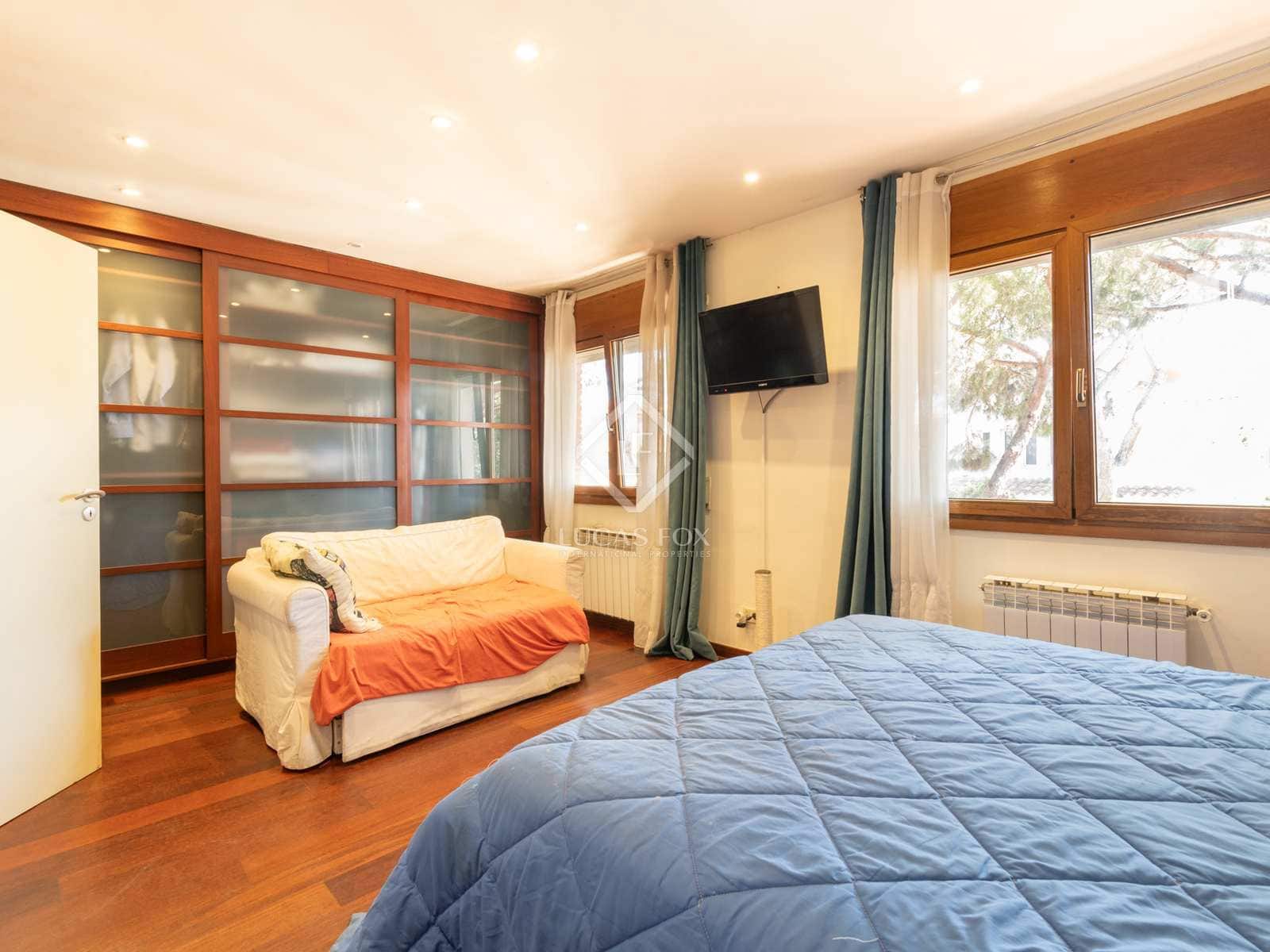 3 soverom Villa til salgs i Gava med svømmebasseng garasje - € 1 050 000 (Ref: 8371758)