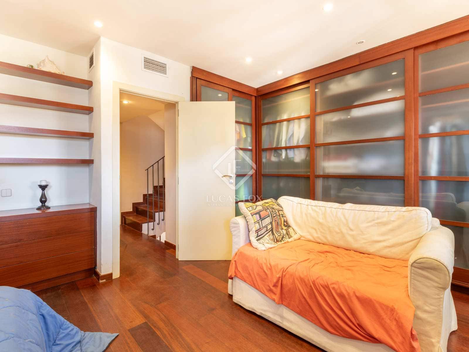 3 soverom Villa til salgs i Gava med svømmebasseng garasje - € 1 050 000 (Ref: 8371758)