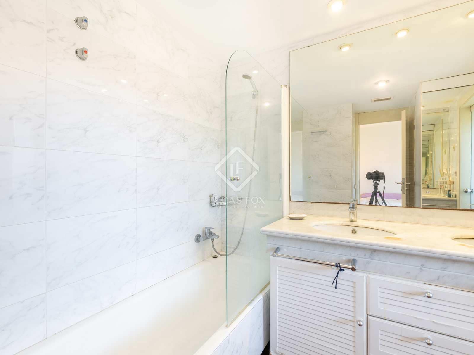 3 soverom Villa til salgs i Gava med svømmebasseng garasje - € 1 050 000 (Ref: 8371758)