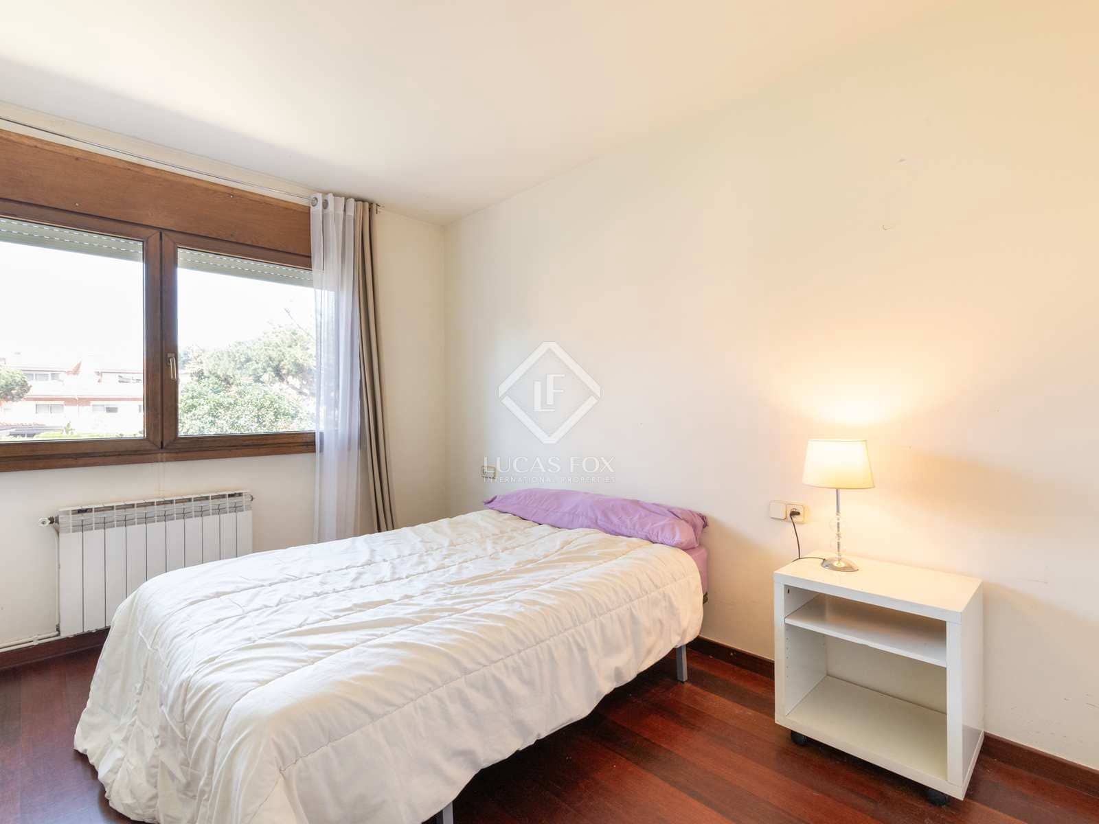 3 soverom Villa til salgs i Gava med svømmebasseng garasje - € 1 050 000 (Ref: 8371758)