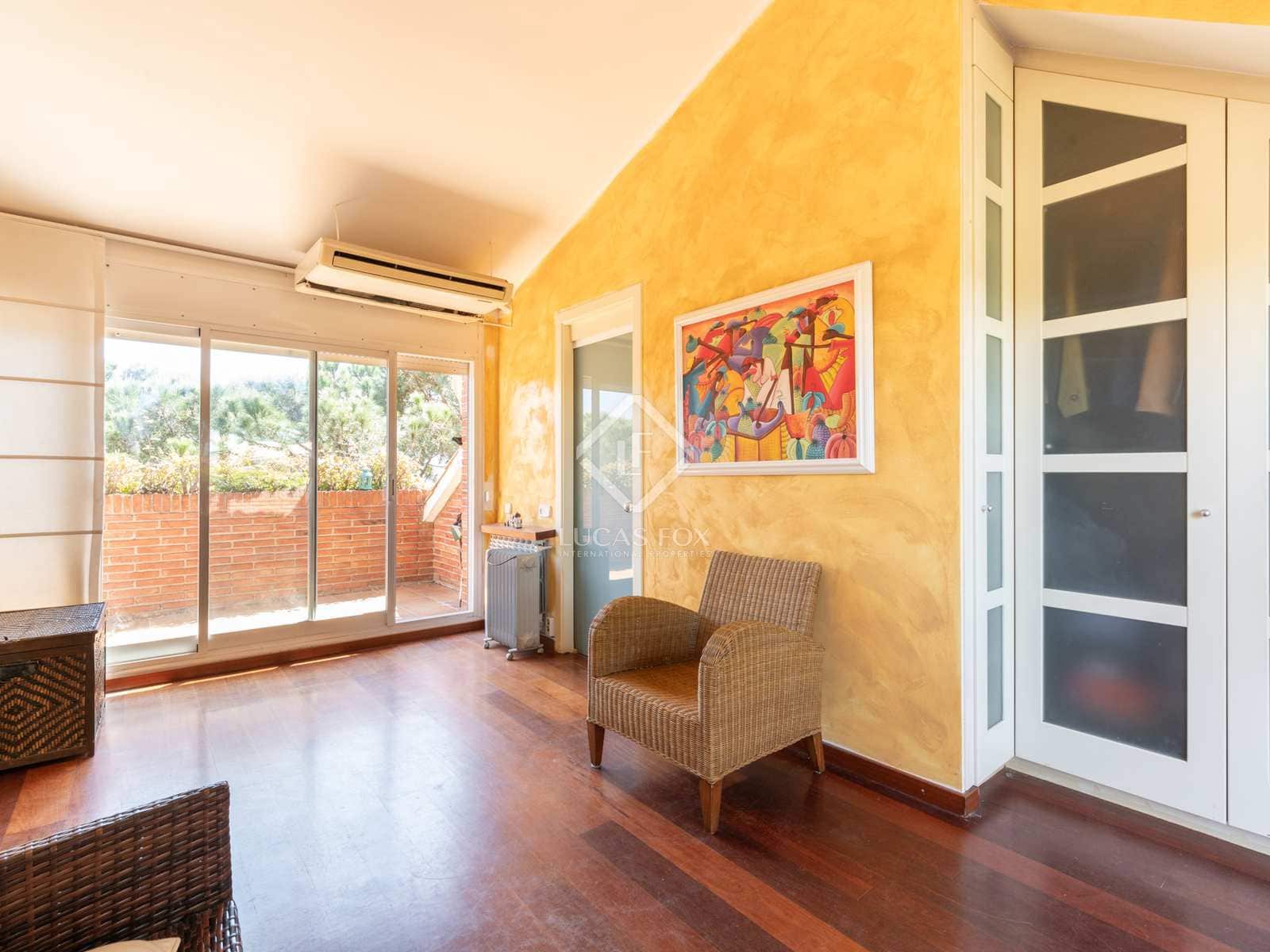 3 soverom Villa til salgs i Gava med svømmebasseng garasje - € 1 050 000 (Ref: 8371758)