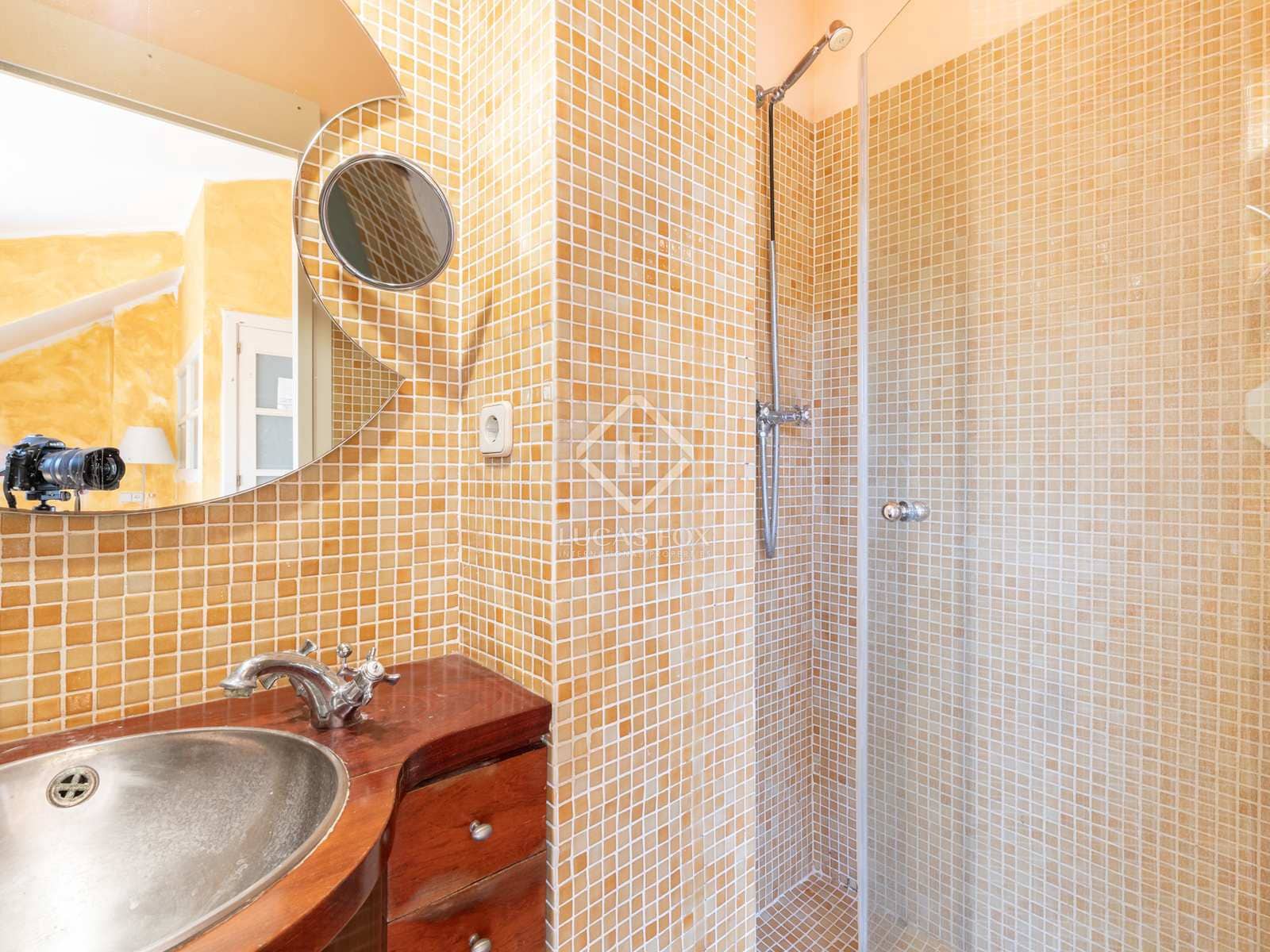 3 soverom Villa til salgs i Gava med svømmebasseng garasje - € 1 050 000 (Ref: 8371758)