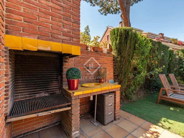 3 bedroom Villa for sale in Gavà with pool garage - € 1,050,000 (Ref: 8371758)