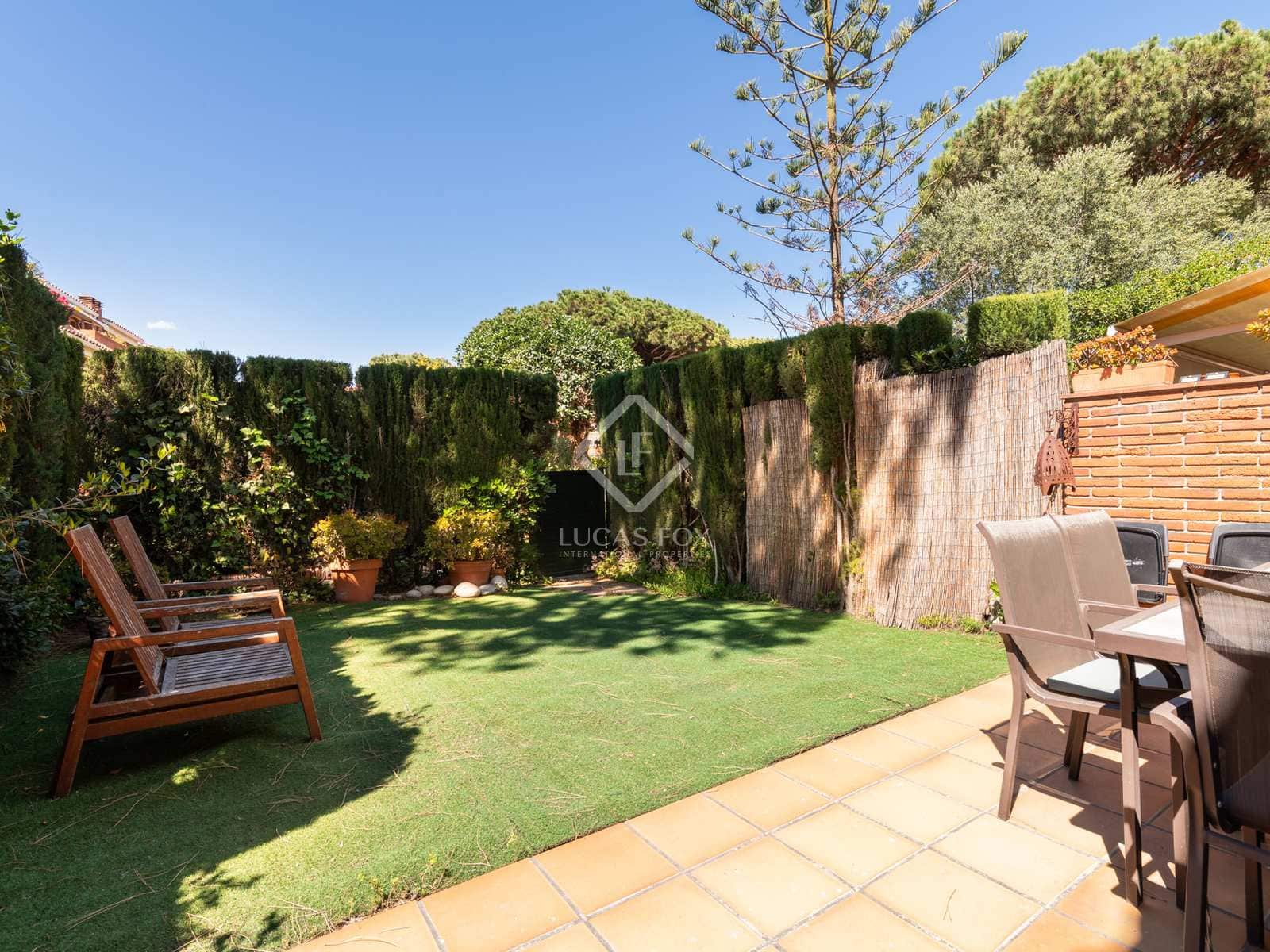 3 soverom Villa til salgs i Gava med svømmebasseng garasje - € 1 050 000 (Ref: 8371758)