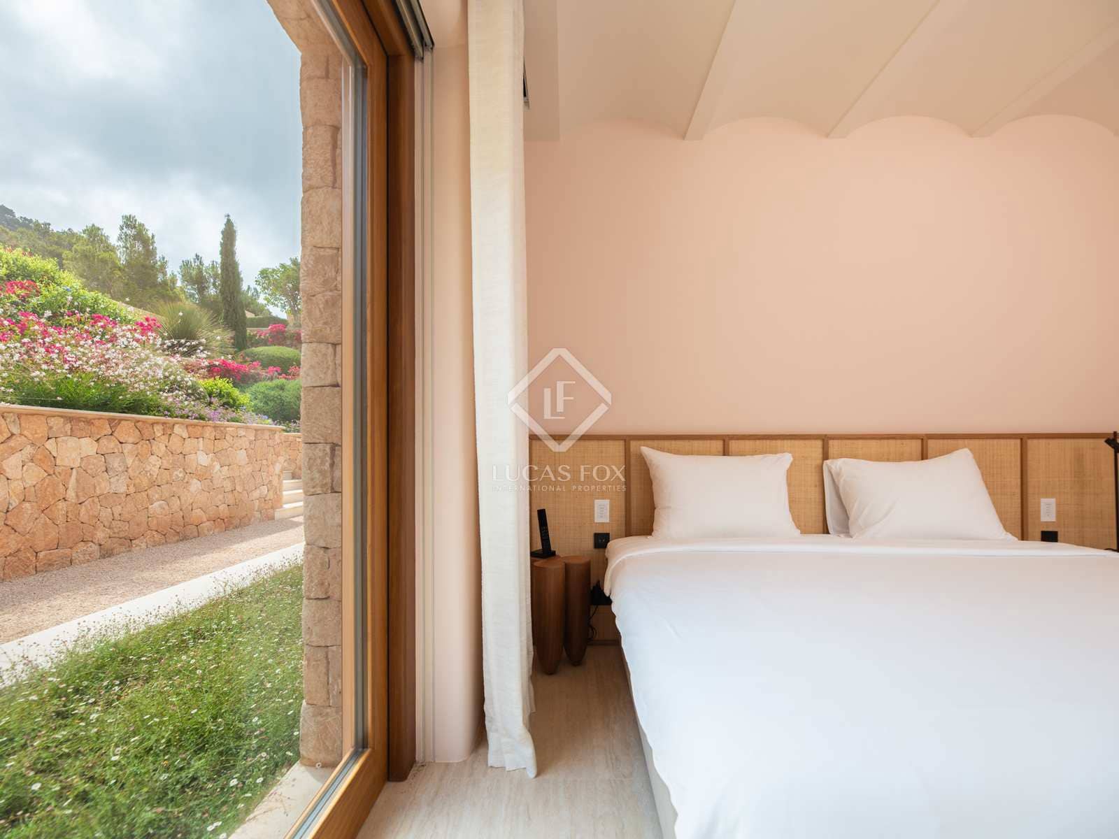 6 soveværelse Villa til salg i Sant Carles de Peralta med swimmingpool garage - € 19.750.000 (Ref: 8375125)