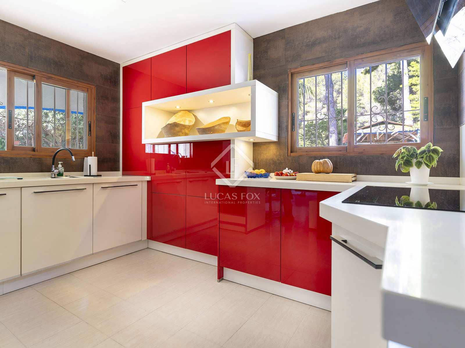 4 bedroom Villa for sale in Altea with pool garage - € 599,000 (Ref: 8376390)