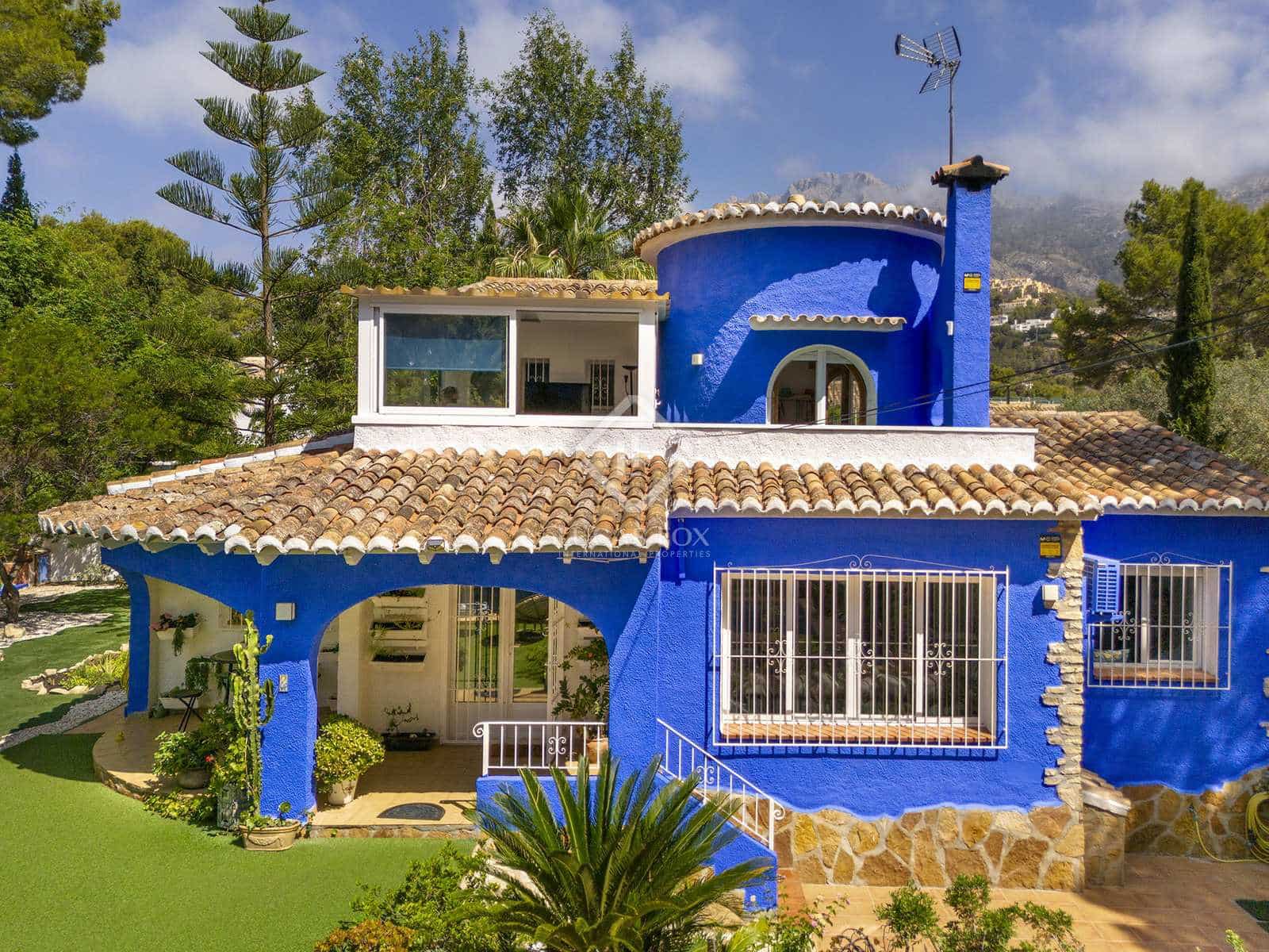 4 bedroom Villa for sale in Altea with pool garage - € 599,000 (Ref: 8376390)