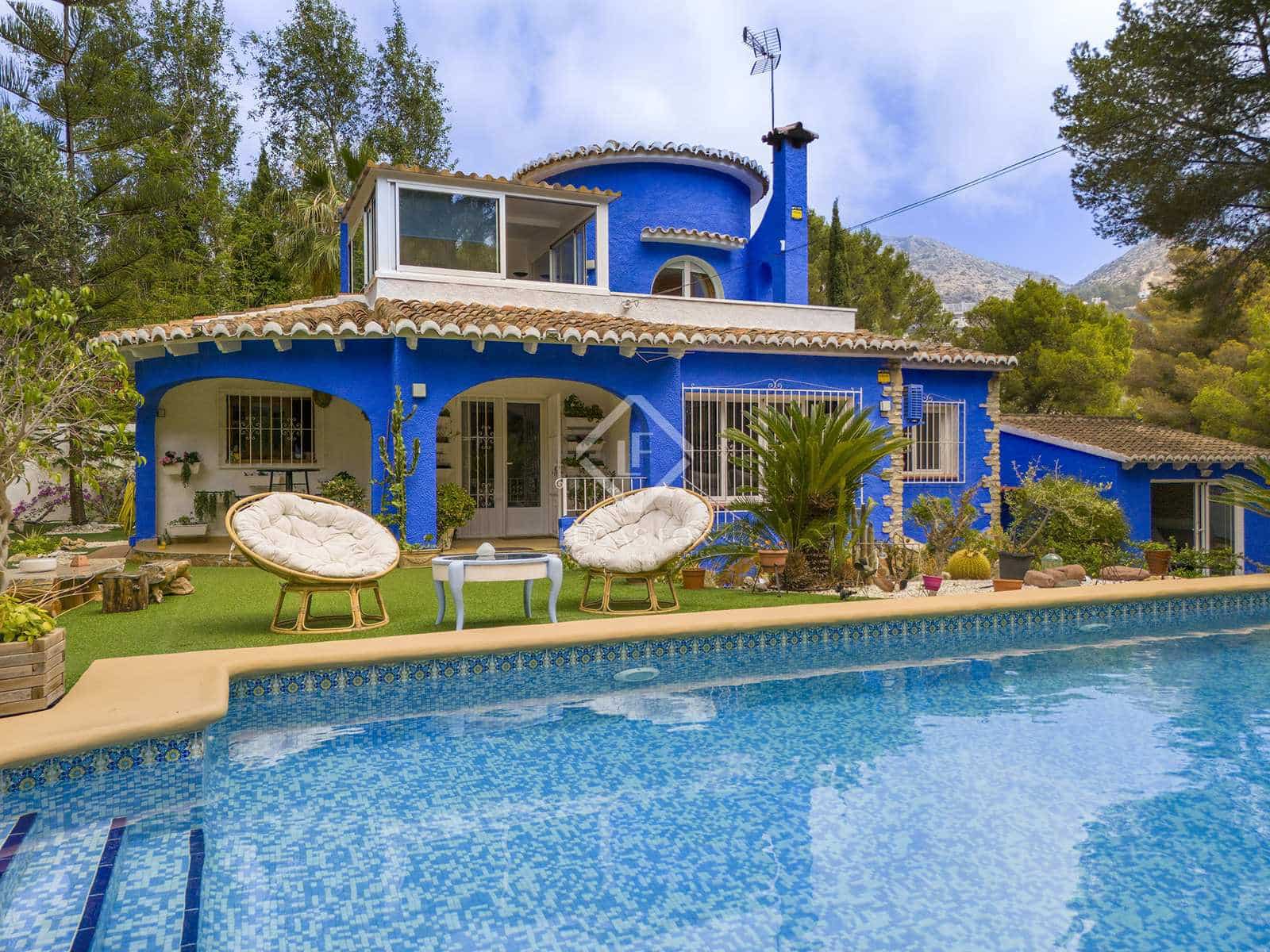 4 bedroom Villa for sale in Altea with pool garage - € 599,000 (Ref: 8376390)