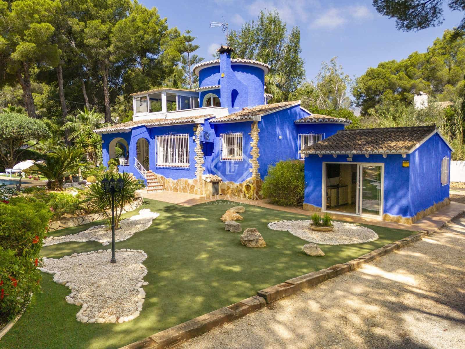 4 bedroom Villa for sale in Altea with pool garage - € 599,000 (Ref: 8376390)