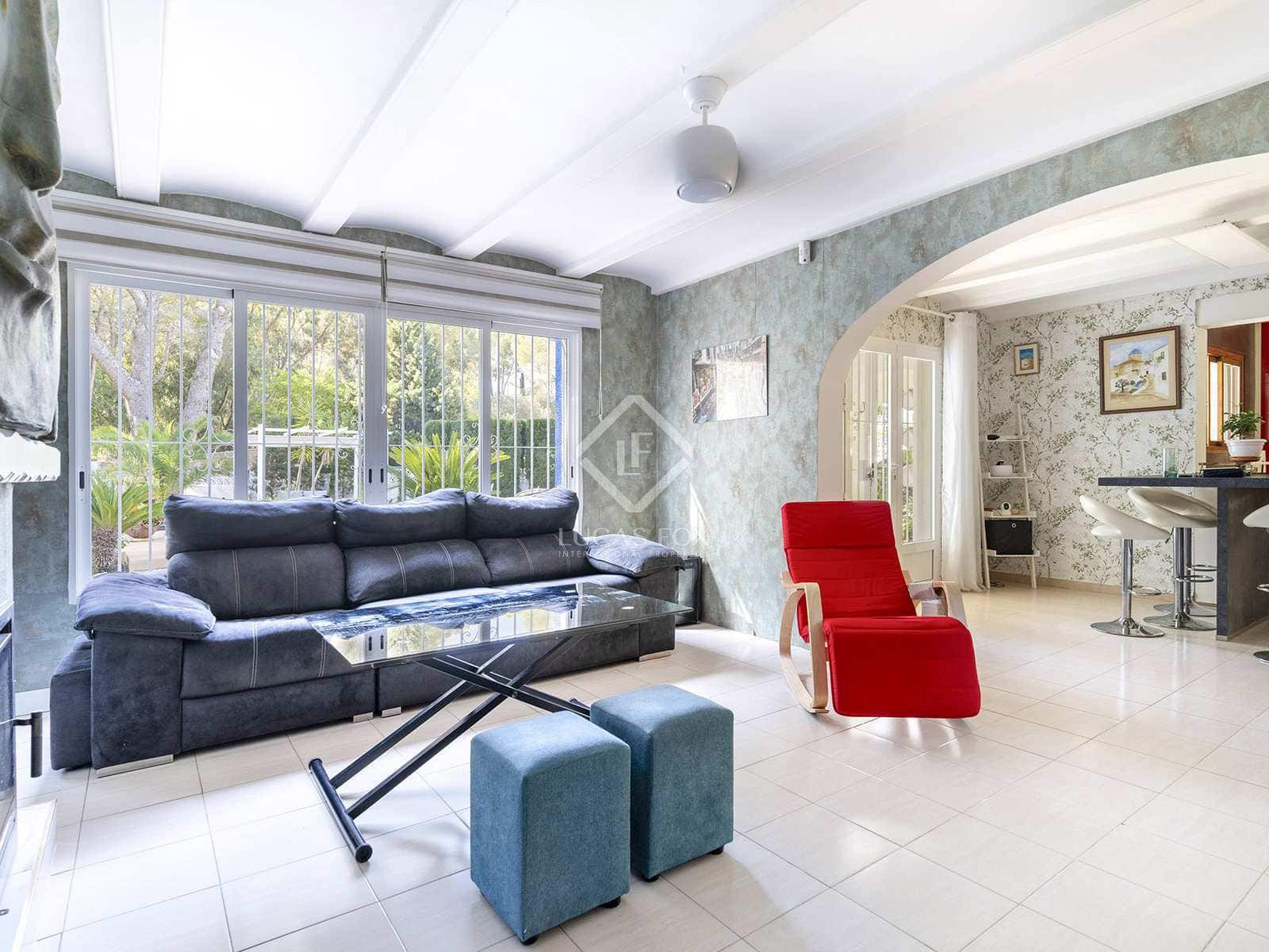 4 bedroom Villa for sale in Altea with pool garage - € 599,000 (Ref: 8376390)