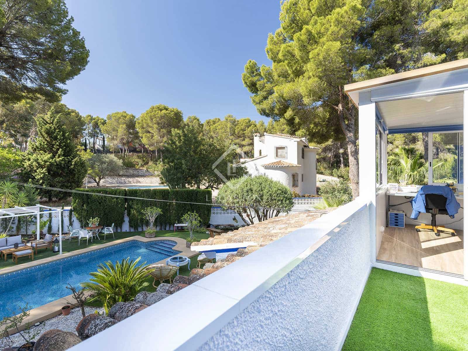 4 bedroom Villa for sale in Altea with pool garage - € 599,000 (Ref: 8376390)