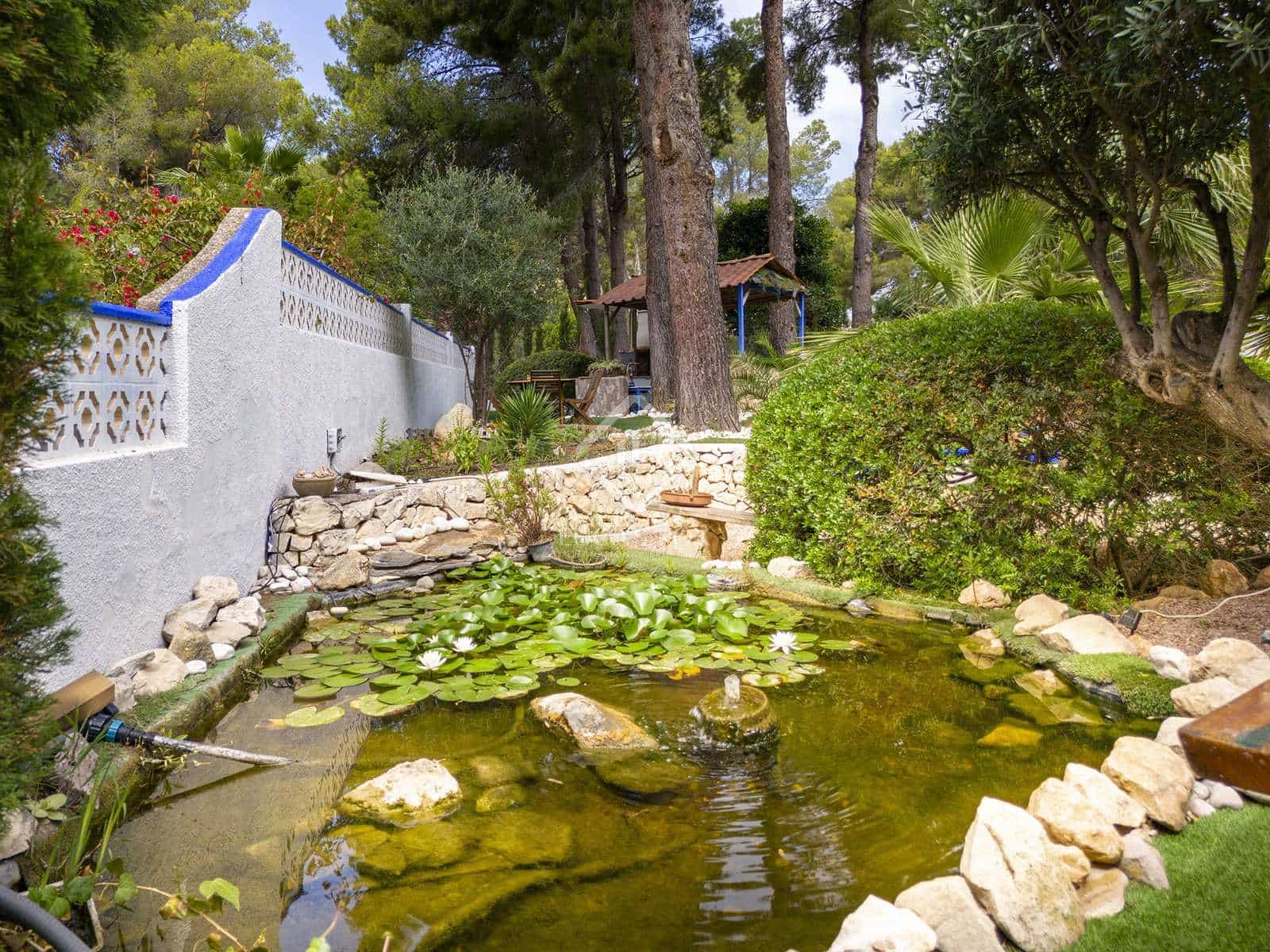 4 bedroom Villa for sale in Altea with pool garage - € 599,000 (Ref: 8376390)