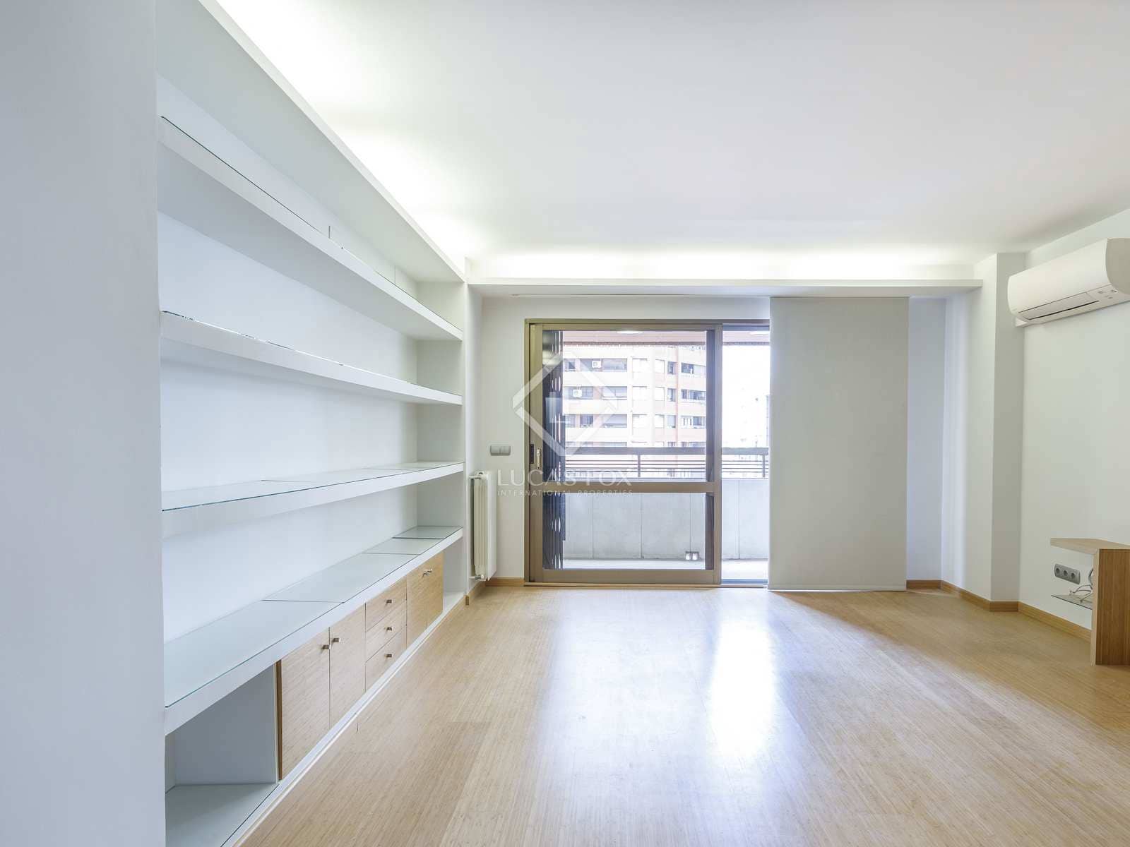 4 sypialnia Apartament do wynajęcia w Miasto Walencja z garażem - 2 100 € (Ref: 8376392)