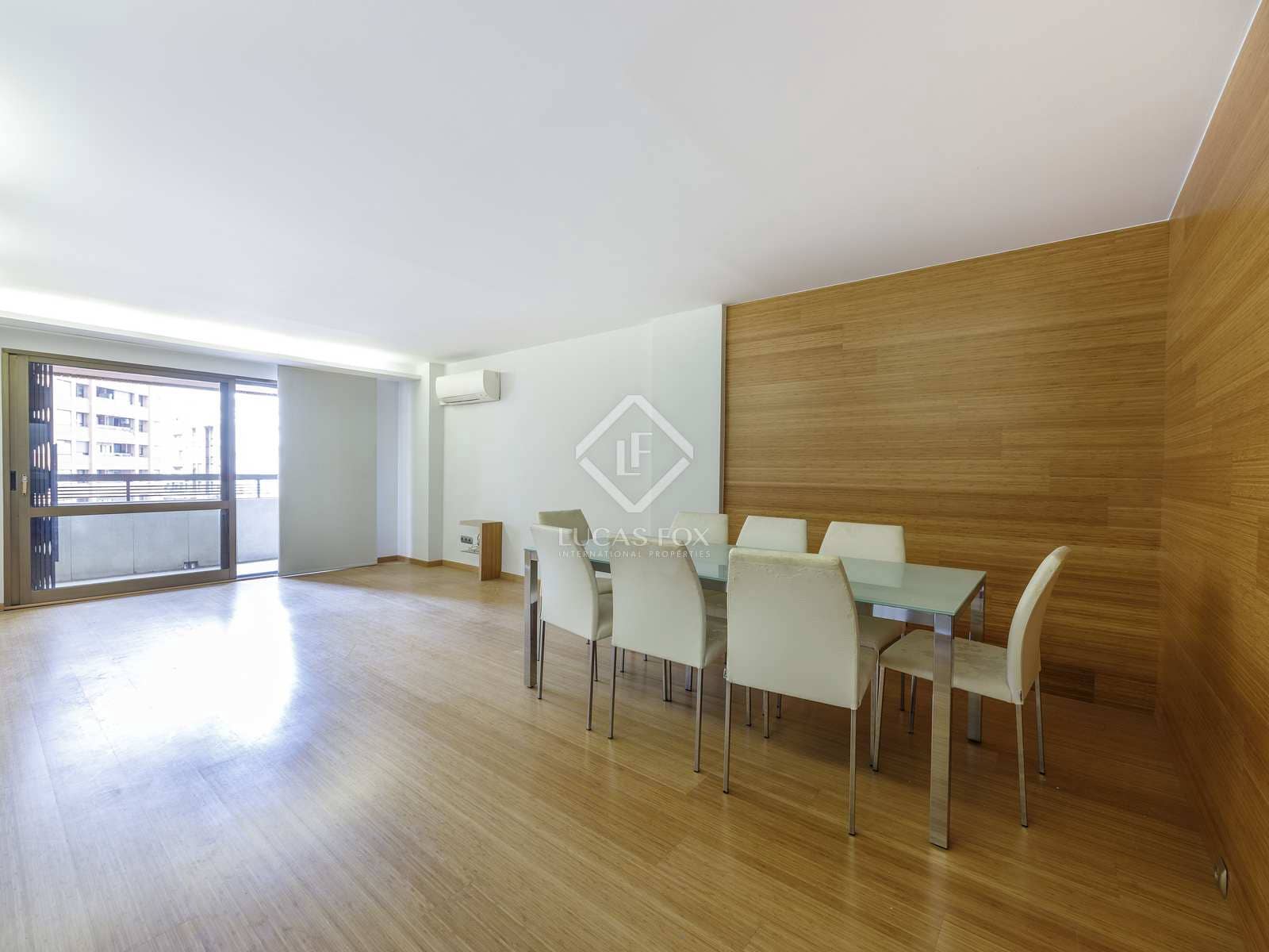 4 sypialnia Apartament do wynajęcia w Miasto Walencja z garażem - 2 100 € (Ref: 8376392)