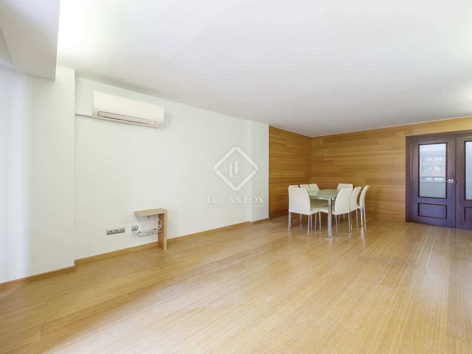 4 sypialnia Apartament do wynajęcia w Miasto Walencja z garażem - 2 100 € (Ref: 8376392)