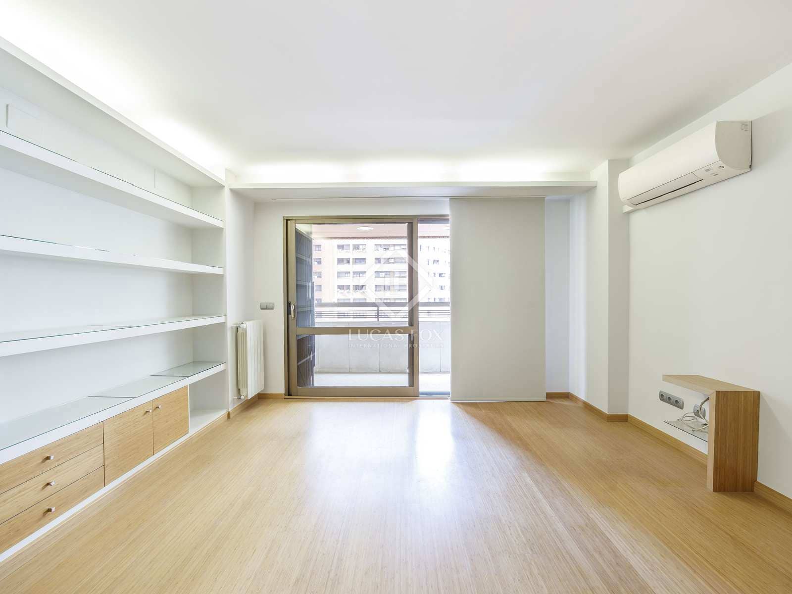 4 sypialnia Apartament do wynajęcia w Miasto Walencja z garażem - 2 100 € (Ref: 8376392)