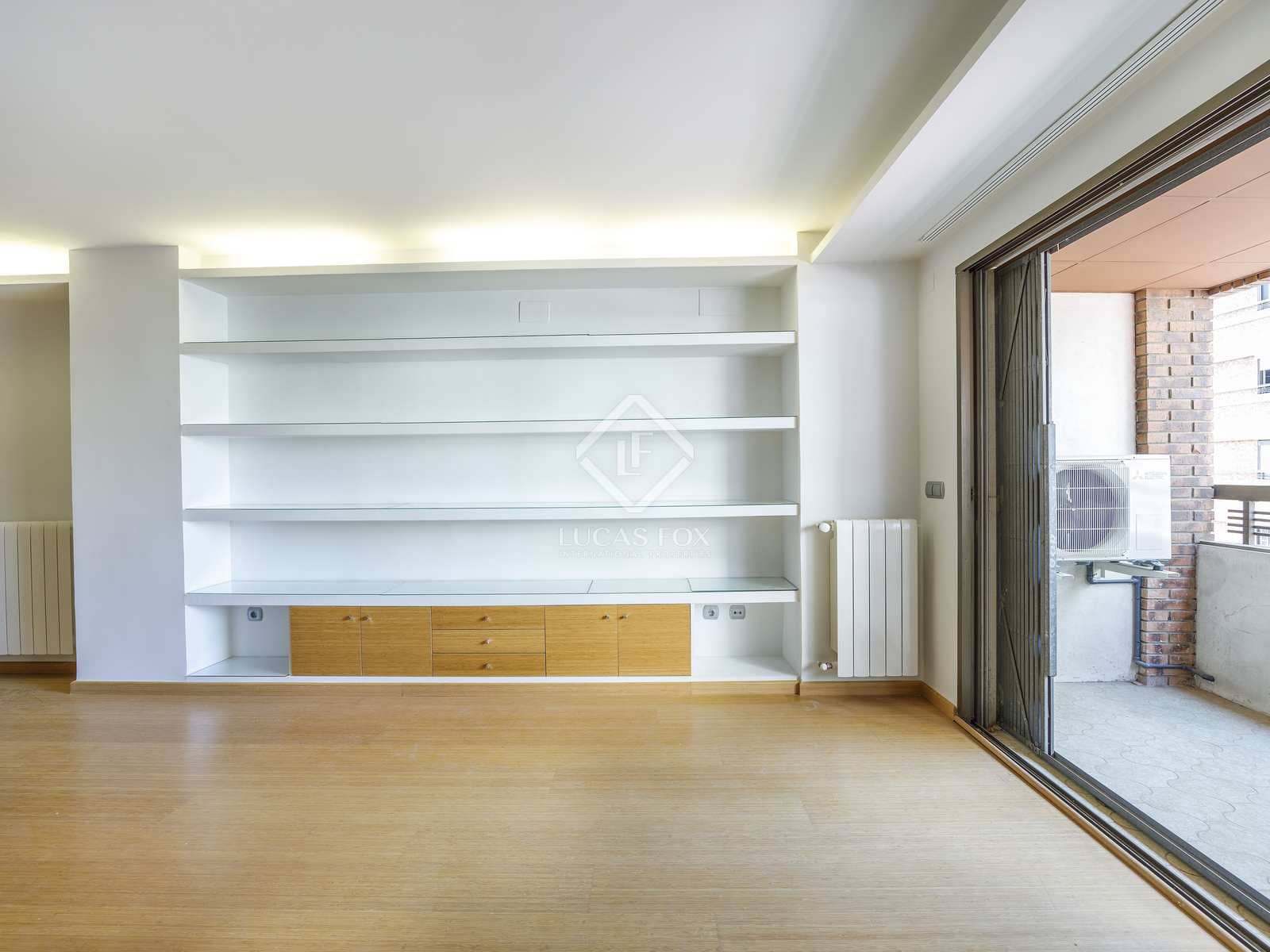 4 sypialnia Apartament do wynajęcia w Miasto Walencja z garażem - 2 100 € (Ref: 8376392)