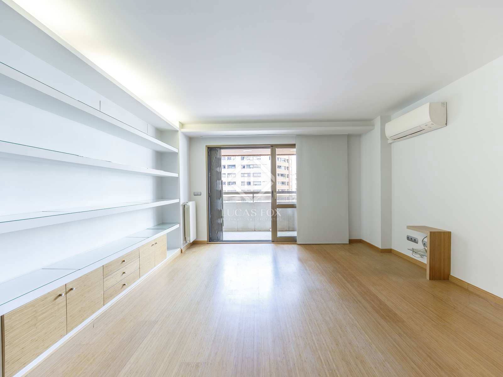 4 sypialnia Apartament do wynajęcia w Miasto Walencja z garażem - 2 100 € (Ref: 8376392)