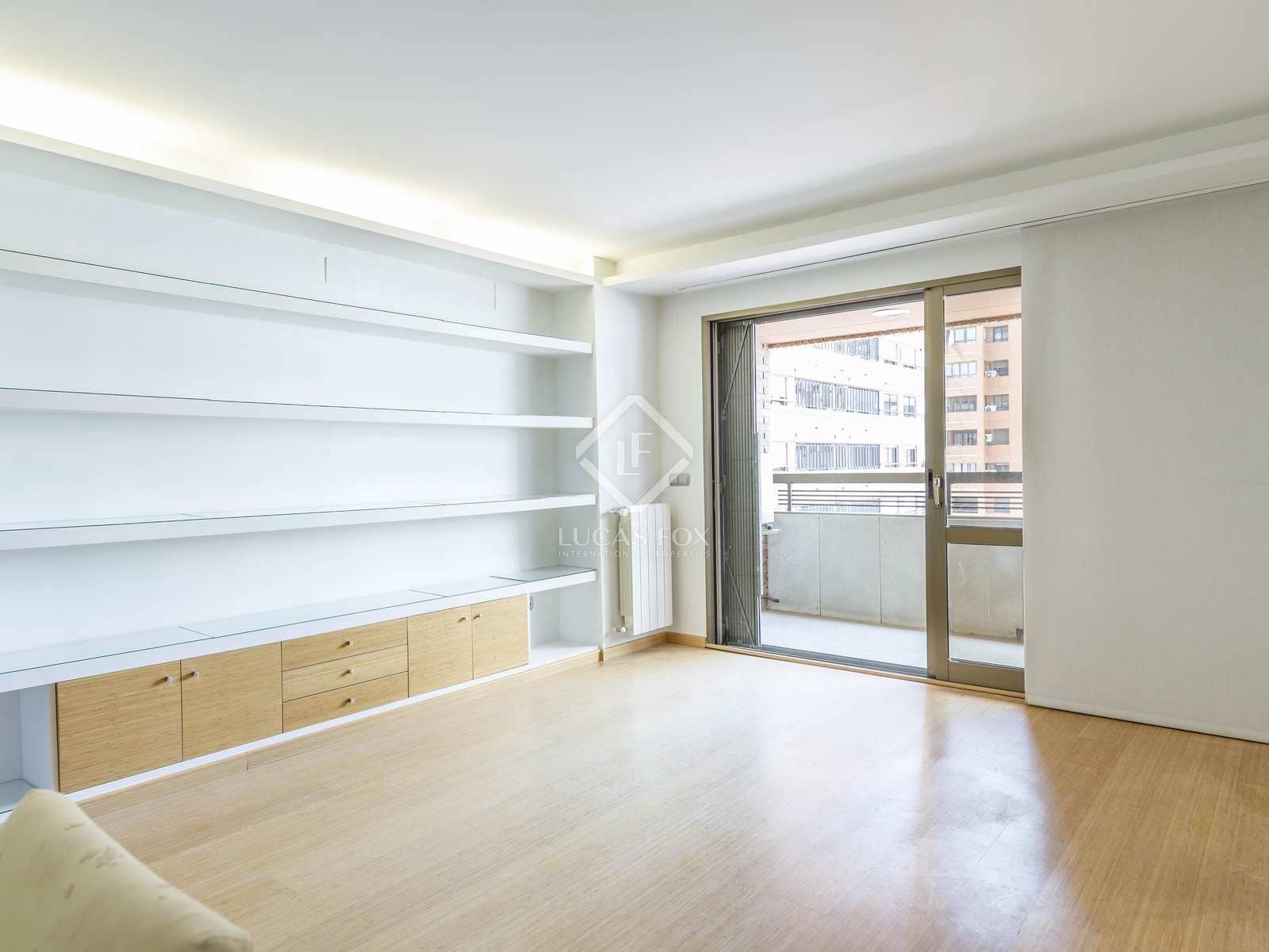 4 sypialnia Apartament do wynajęcia w Miasto Walencja z garażem - 2 100 € (Ref: 8376392)