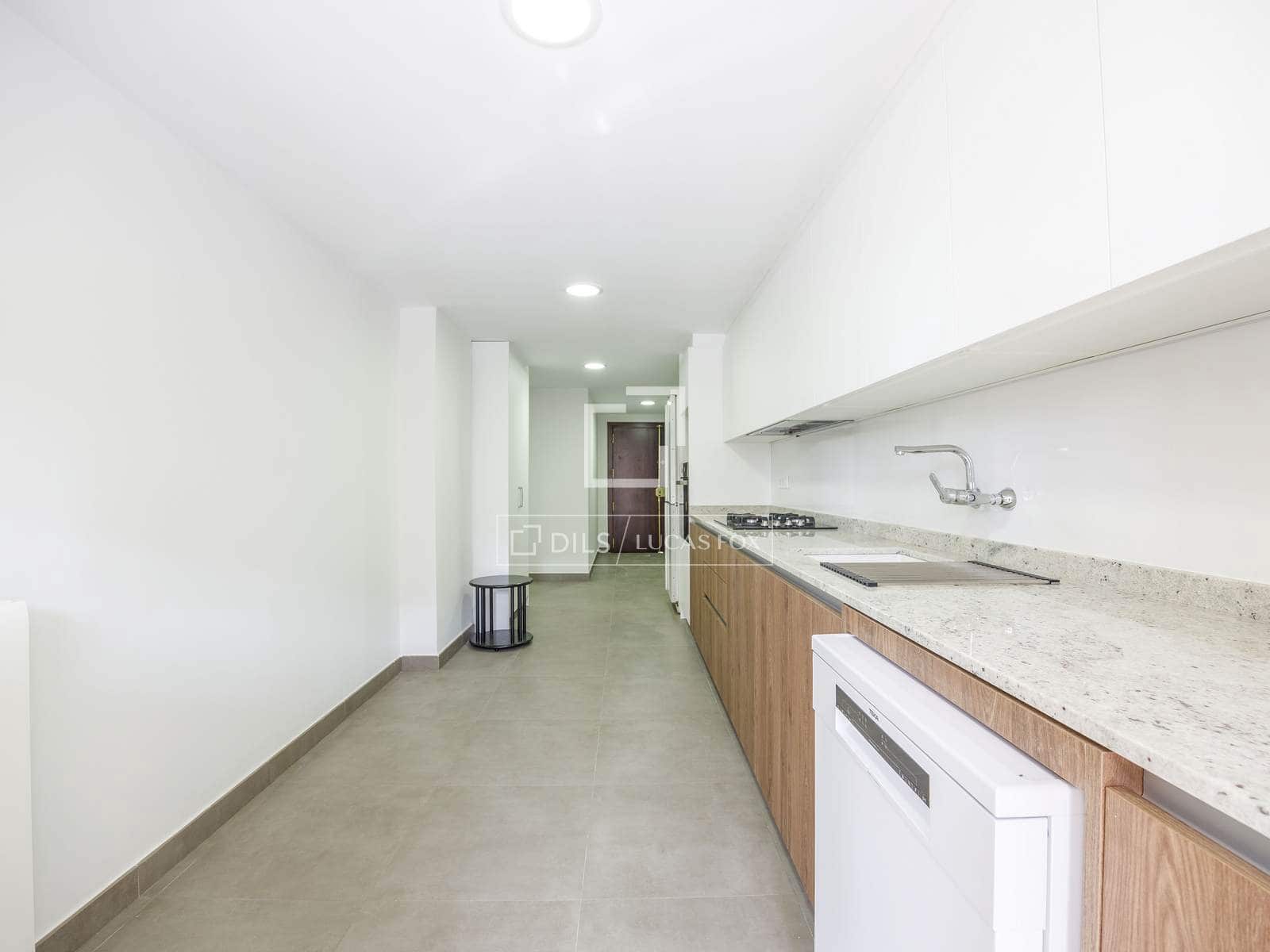 4 sypialnia Apartament do wynajęcia w Miasto Walencja z garażem - 2 100 € (Ref: 8376392)