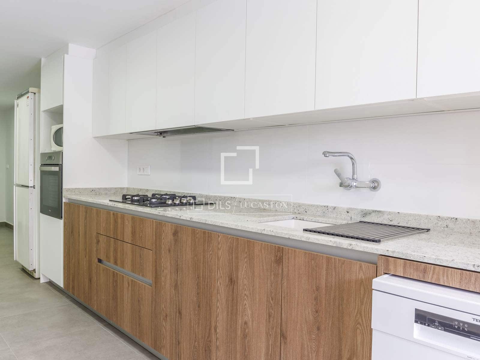 4 sypialnia Apartament do wynajęcia w Miasto Walencja z garażem - 2 100 € (Ref: 8376392)