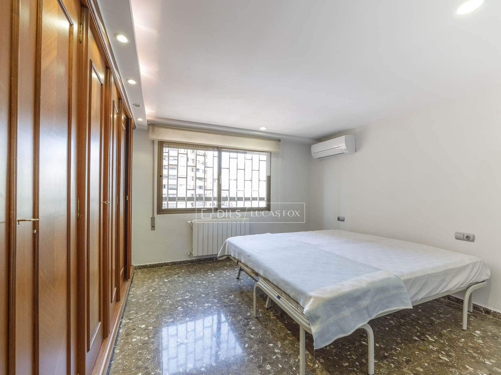 4 sypialnia Apartament do wynajęcia w Miasto Walencja z garażem - 2 100 € (Ref: 8376392)