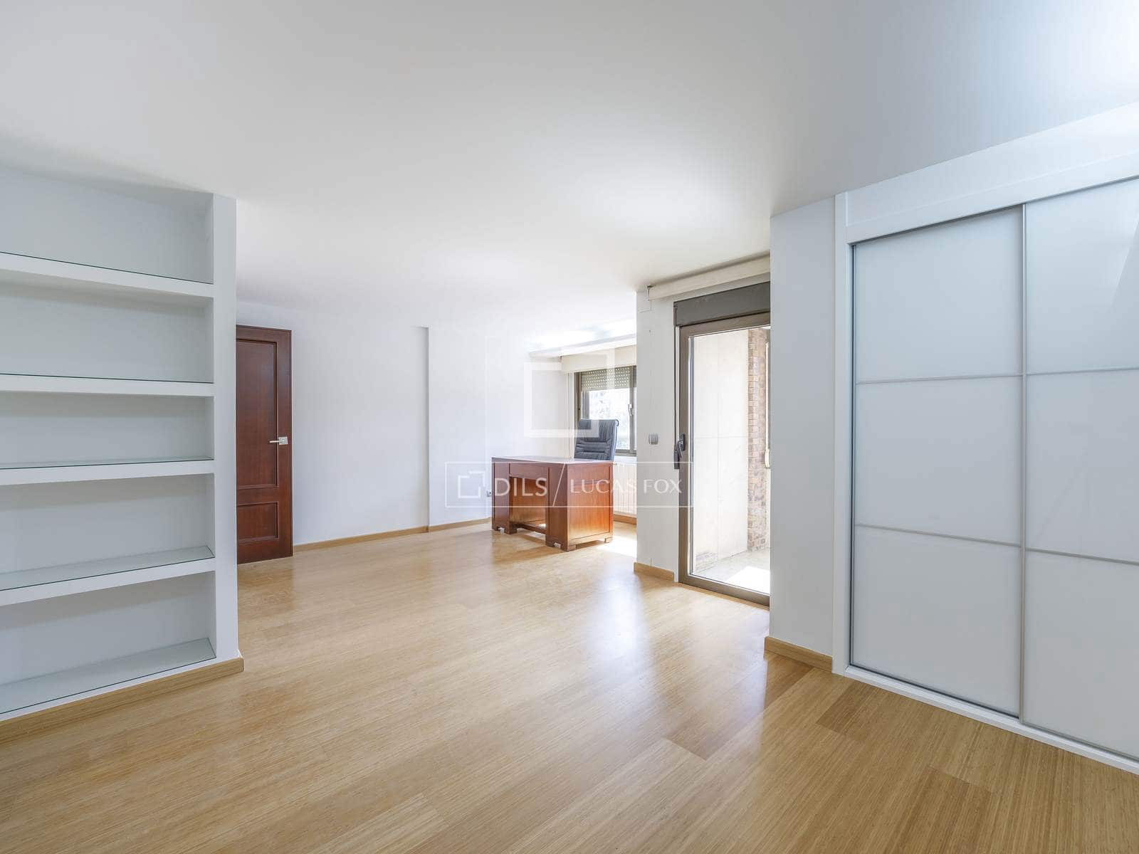 4 sypialnia Apartament do wynajęcia w Miasto Walencja z garażem - 2 100 € (Ref: 8376392)