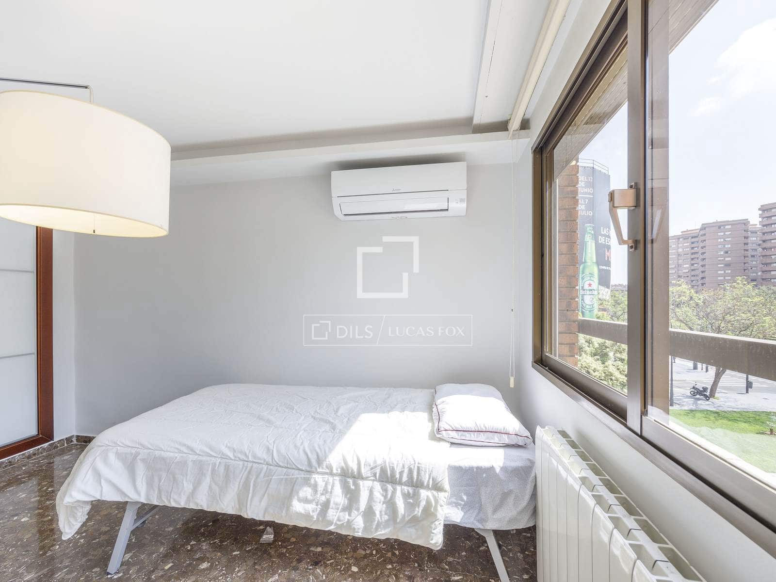 4 sypialnia Apartament do wynajęcia w Miasto Walencja z garażem - 2 100 € (Ref: 8376392)