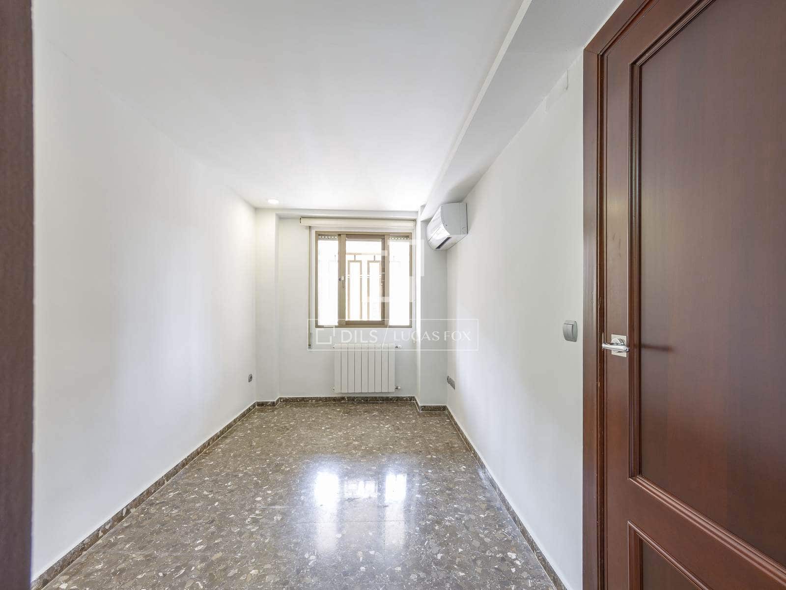 4 sypialnia Apartament do wynajęcia w Miasto Walencja z garażem - 2 100 € (Ref: 8376392)