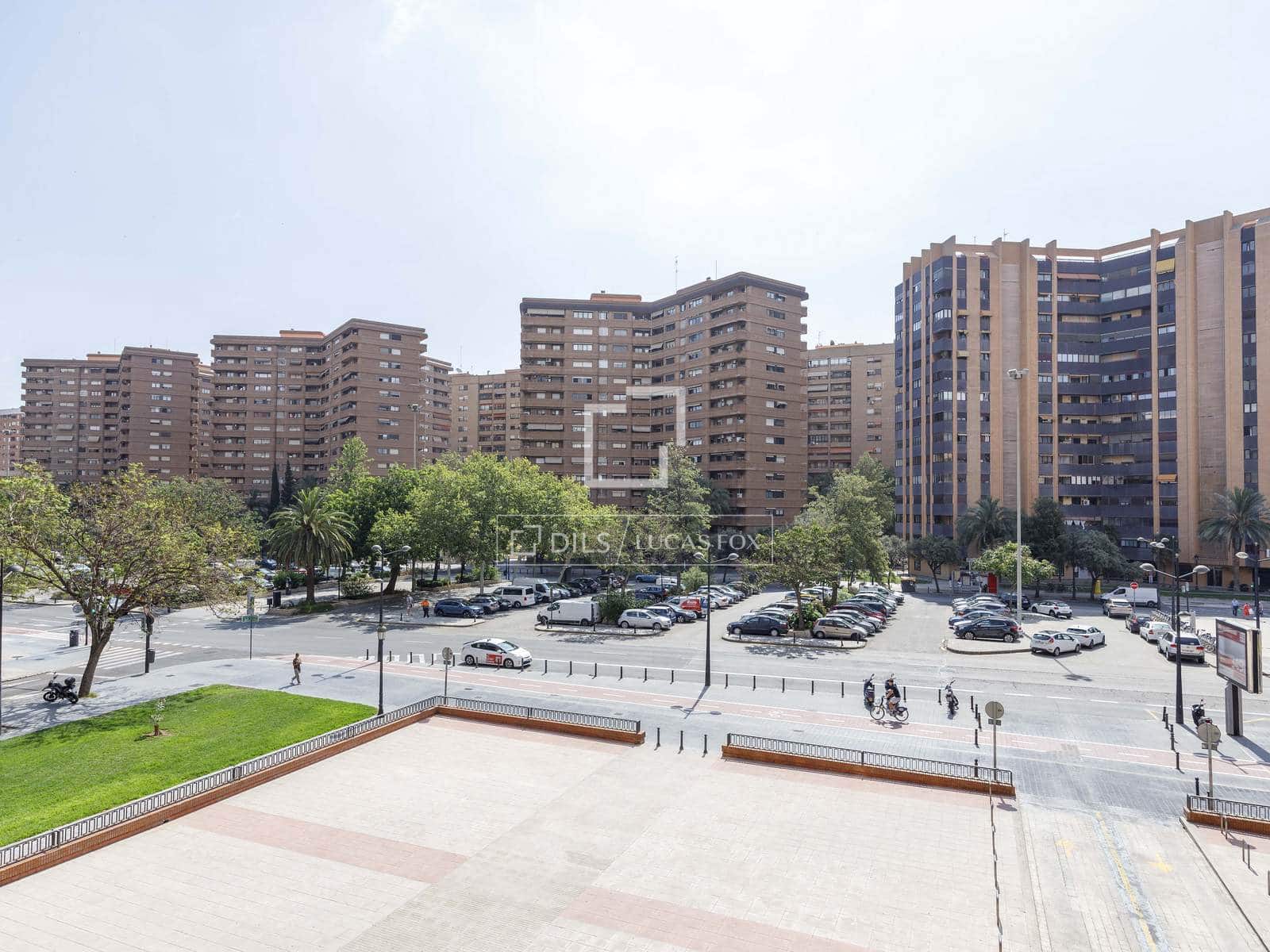 4 sypialnia Apartament do wynajęcia w Miasto Walencja z garażem - 2 100 € (Ref: 8376392)