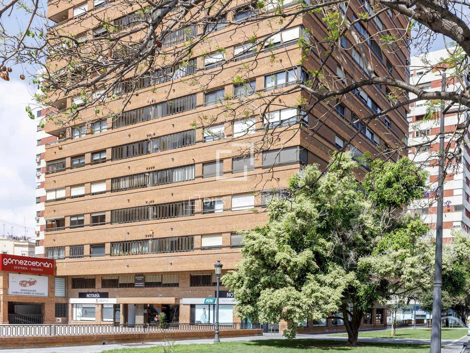 4 sypialnia Apartament do wynajęcia w Miasto Walencja z garażem - 2 100 € (Ref: 8376392)