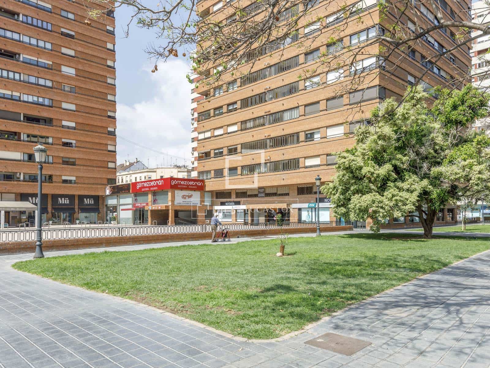 4 sypialnia Apartament do wynajęcia w Miasto Walencja z garażem - 2 100 € (Ref: 8376392)