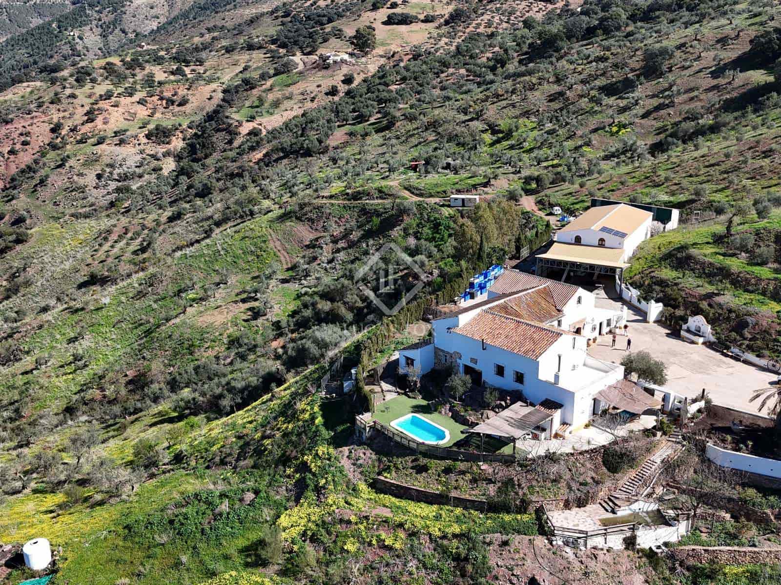 5 soveværelse Finca/Landehus til salg i Casabermeja med swimmingpool garage - € 2.360.000 (Ref: 8378277)