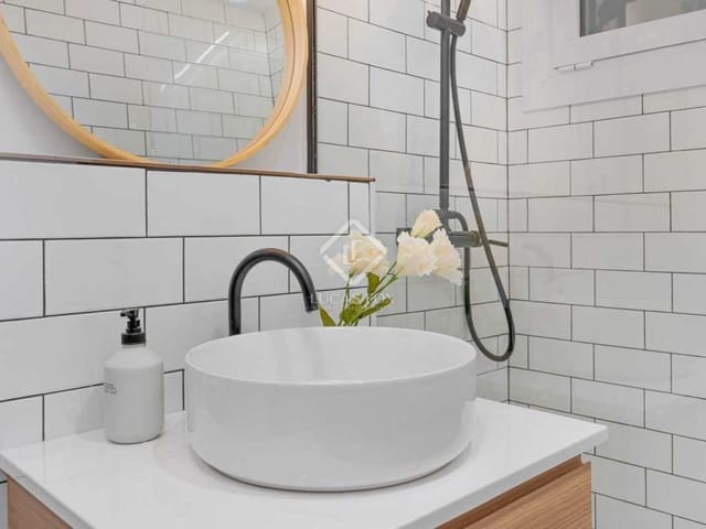 Apartamento de 2 habitaciones en Barcelona ciudad en venta - 398.000 € (Ref: 8383761)