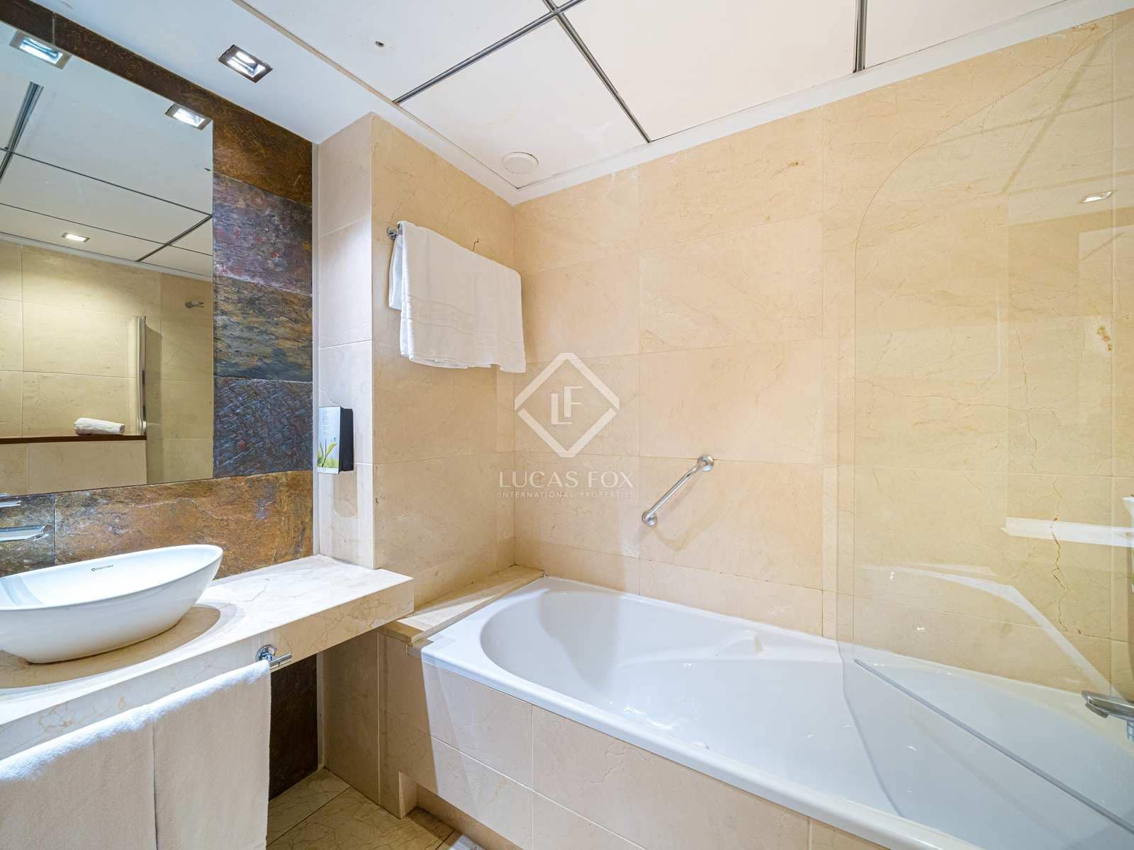 2 chambre Appartement à vendre à Alicante ville avec piscine garage - 300 000 € (Ref: 8384158)