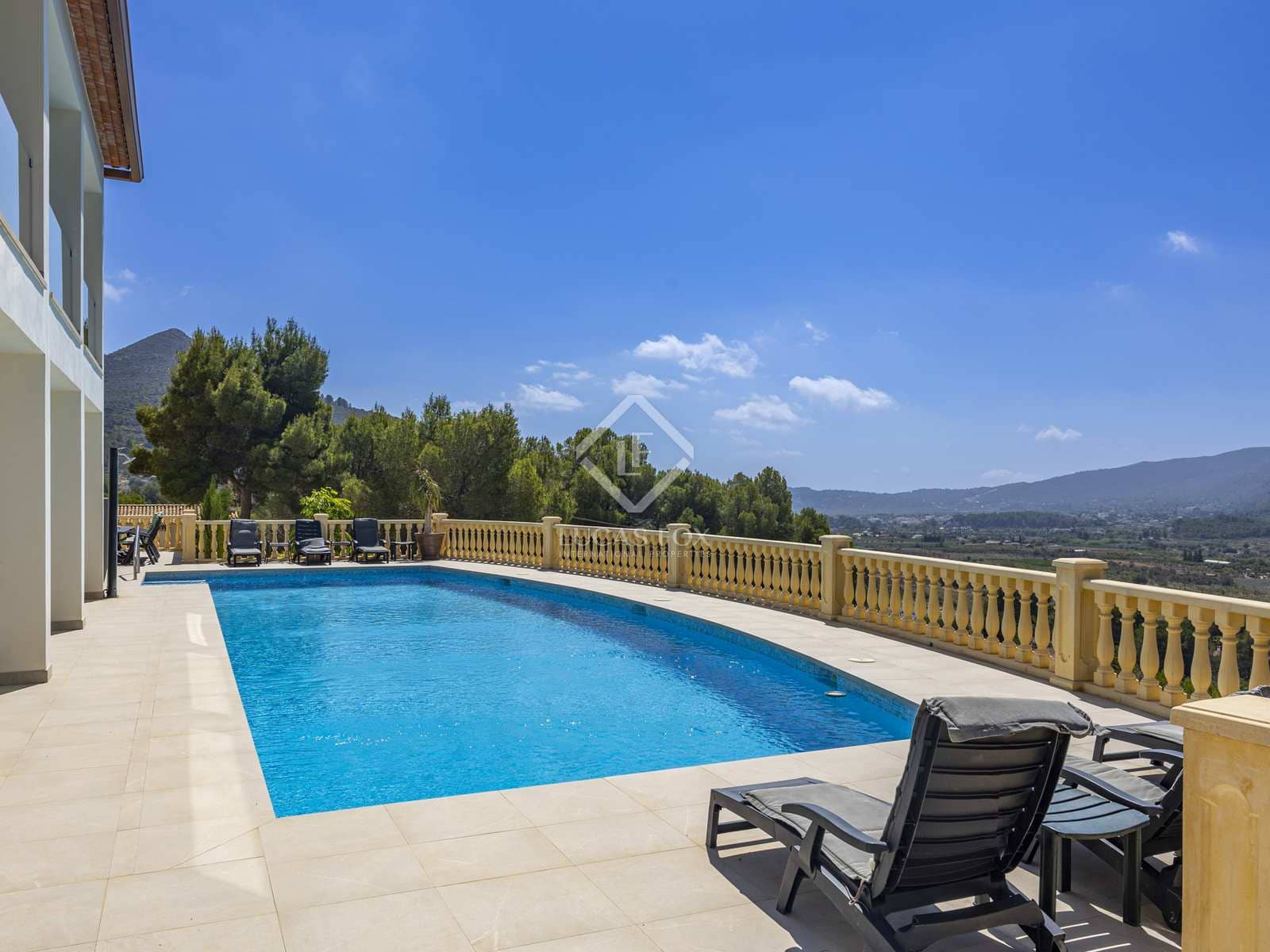 7 soveværelse Villa til salg i Alcalali / Alcanali med swimmingpool garage - € 1.495.000 (Ref: 8395451)