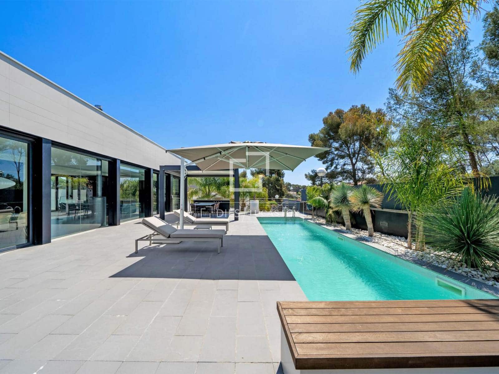 4 slaapkamer Villa te koop in Tarragona stad met zwembad garage - € 1.285.000 (Ref: 8396889)