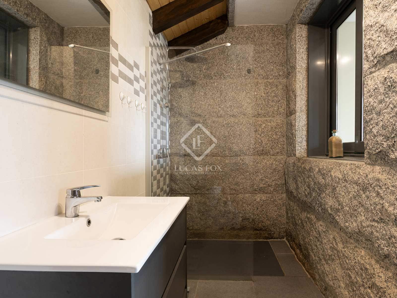 5 soveværelse Villa til salg i Tomino med swimmingpool garage - € 395.000 (Ref: 8402720)