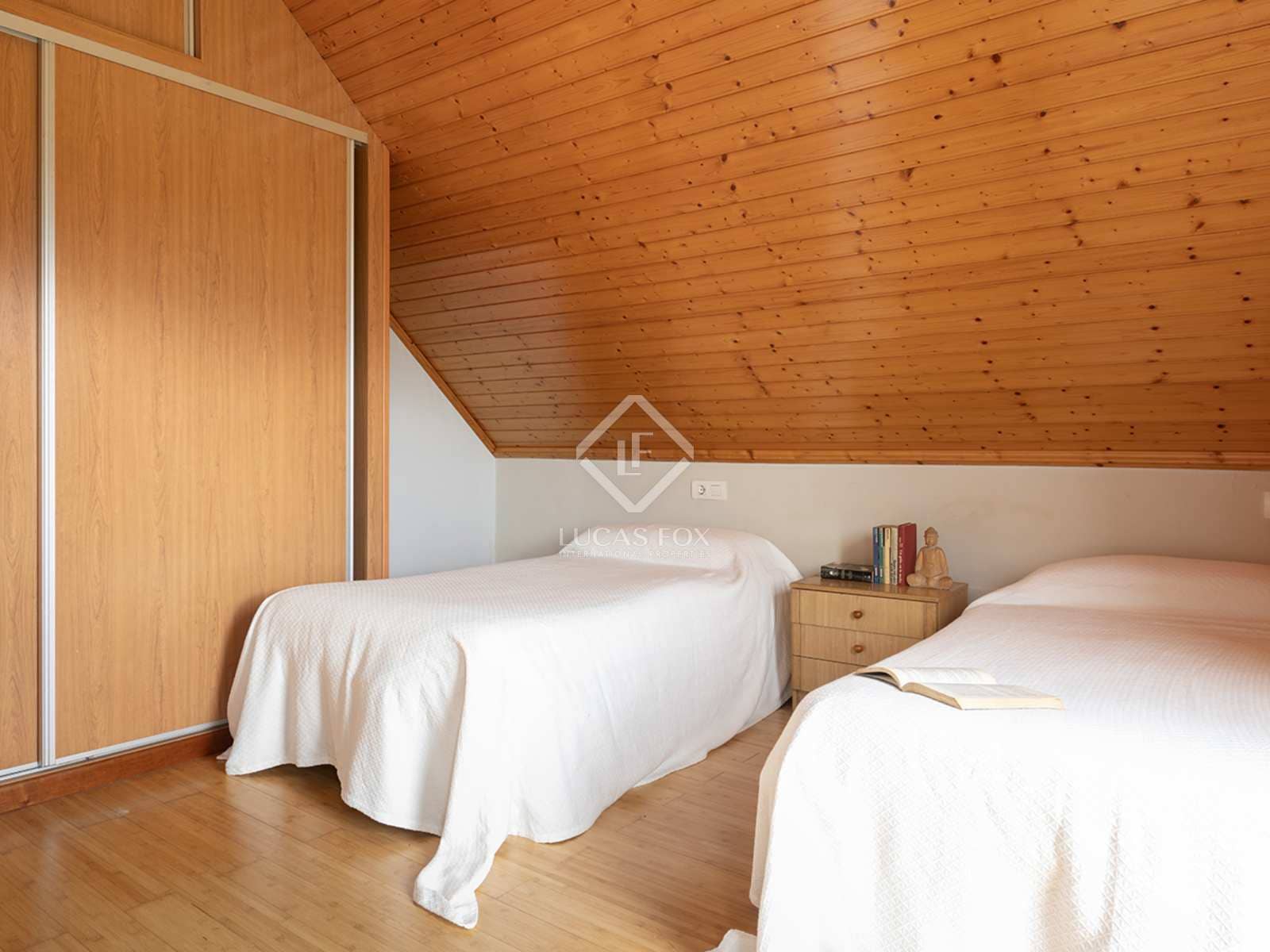 5 soveværelse Villa til salg i Tomino med swimmingpool garage - € 395.000 (Ref: 8402720)