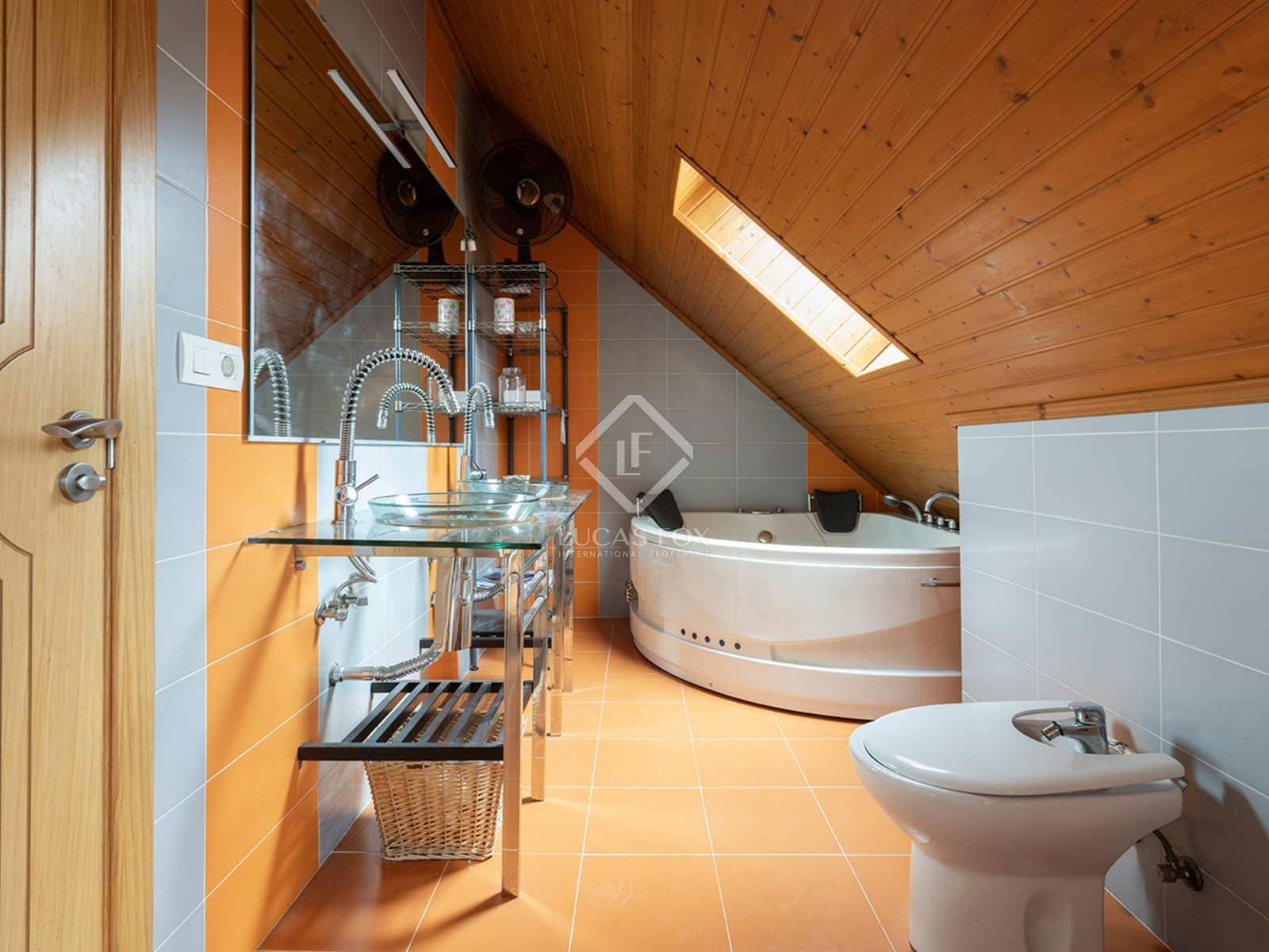 5 soveværelse Villa til salg i Tomino med swimmingpool garage - € 395.000 (Ref: 8402720)