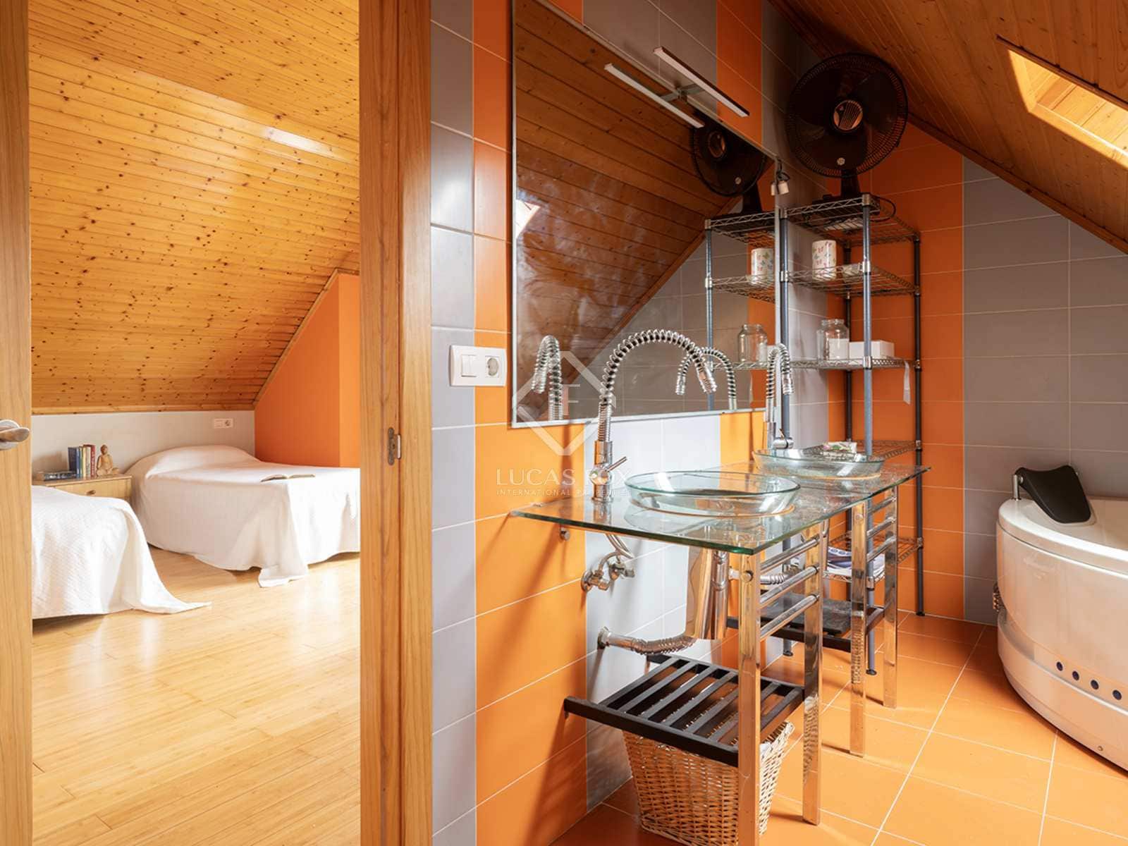 5 soveværelse Villa til salg i Tomino med swimmingpool garage - € 395.000 (Ref: 8402720)