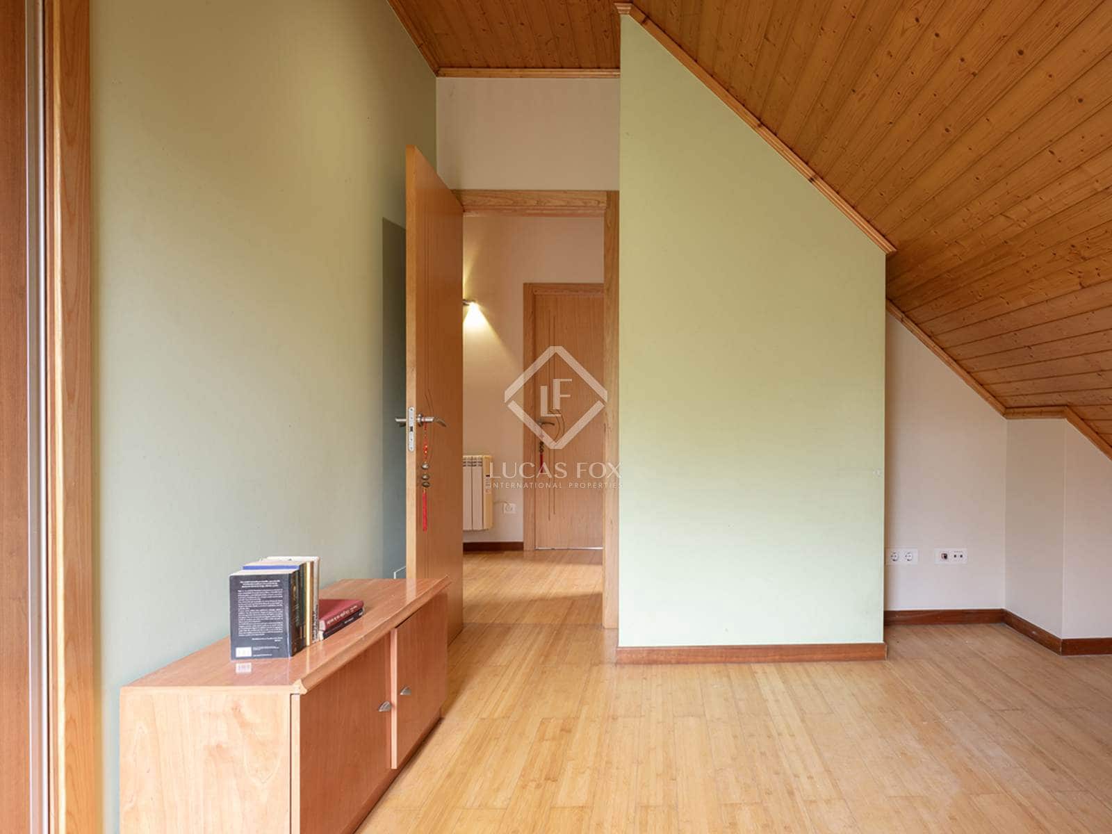 5 soveværelse Villa til salg i Tomino med swimmingpool garage - € 395.000 (Ref: 8402720)