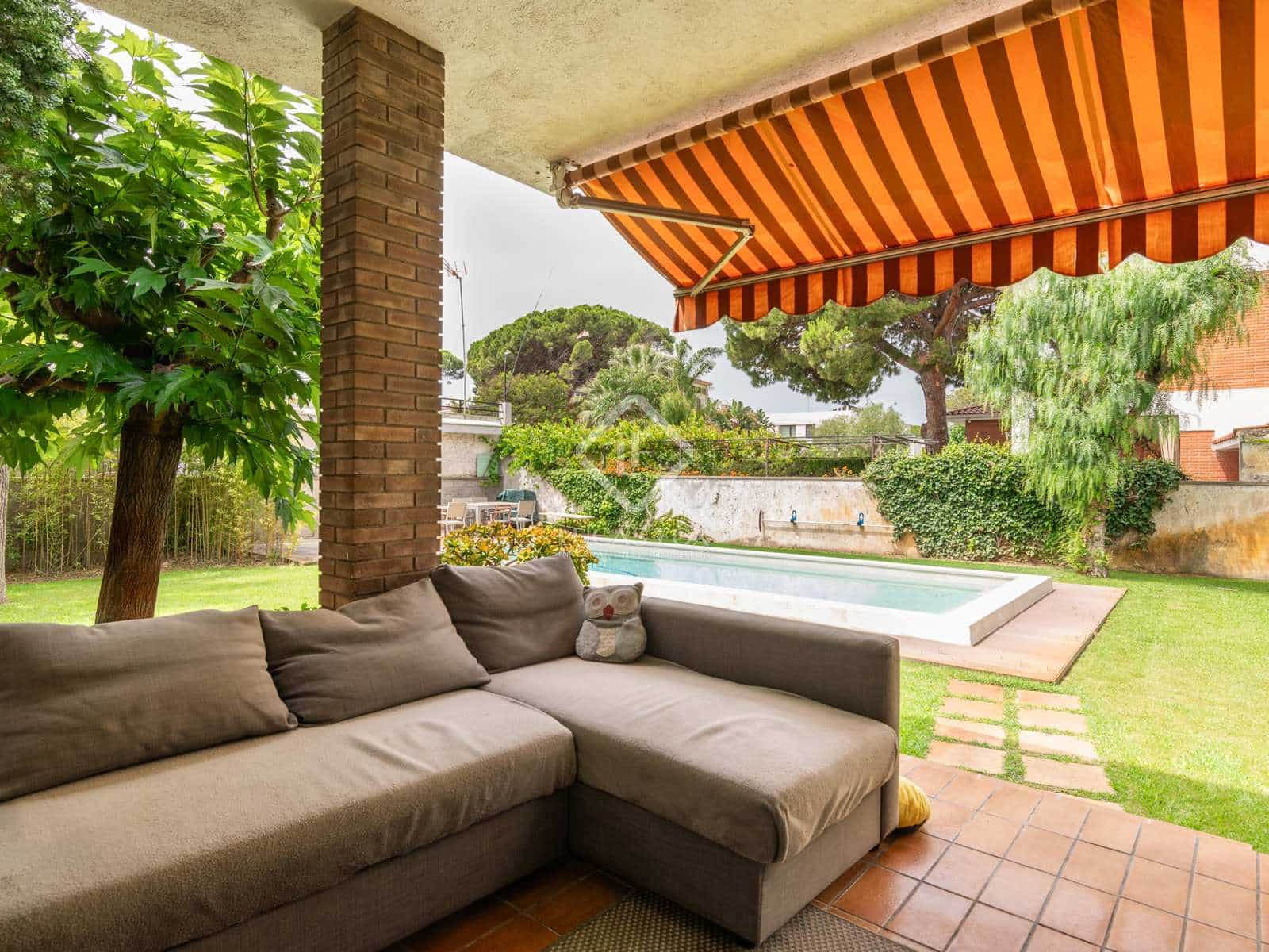 7 sypialnia Willa do wynajęcia w Castelldefels z basenem garażem - 7 000 € (Ref: 8403900)