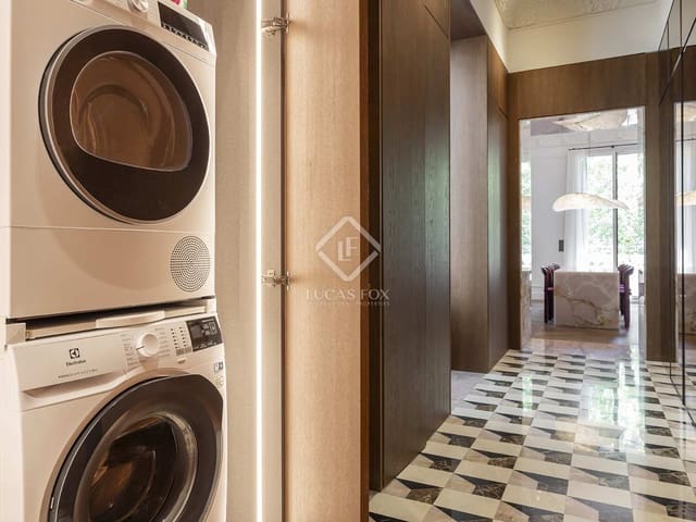 Apartamento de 2 habitaciones en Barcelona ciudad en alquiler - 6.000 € (Ref: 8403965)